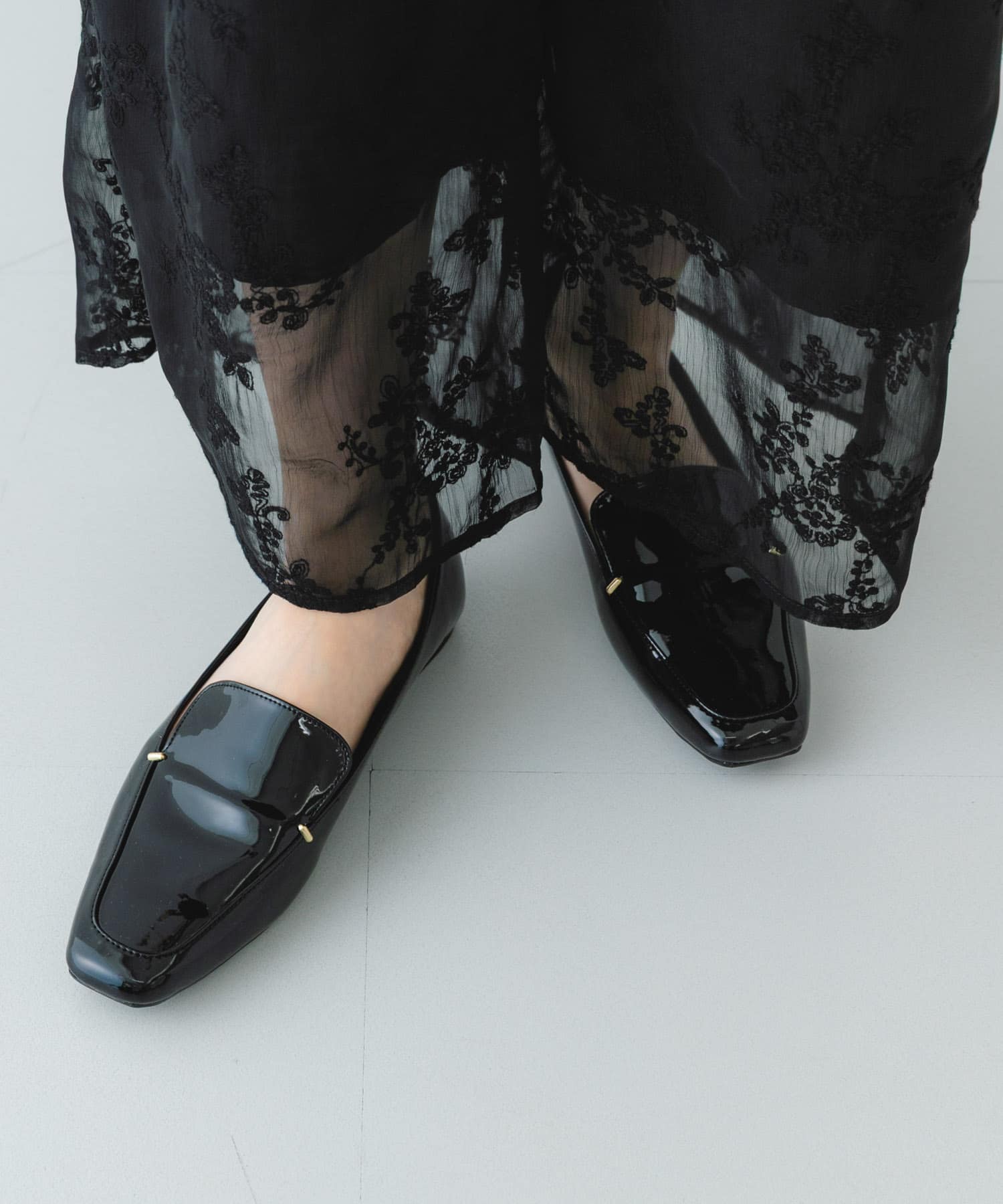 BLACK/E