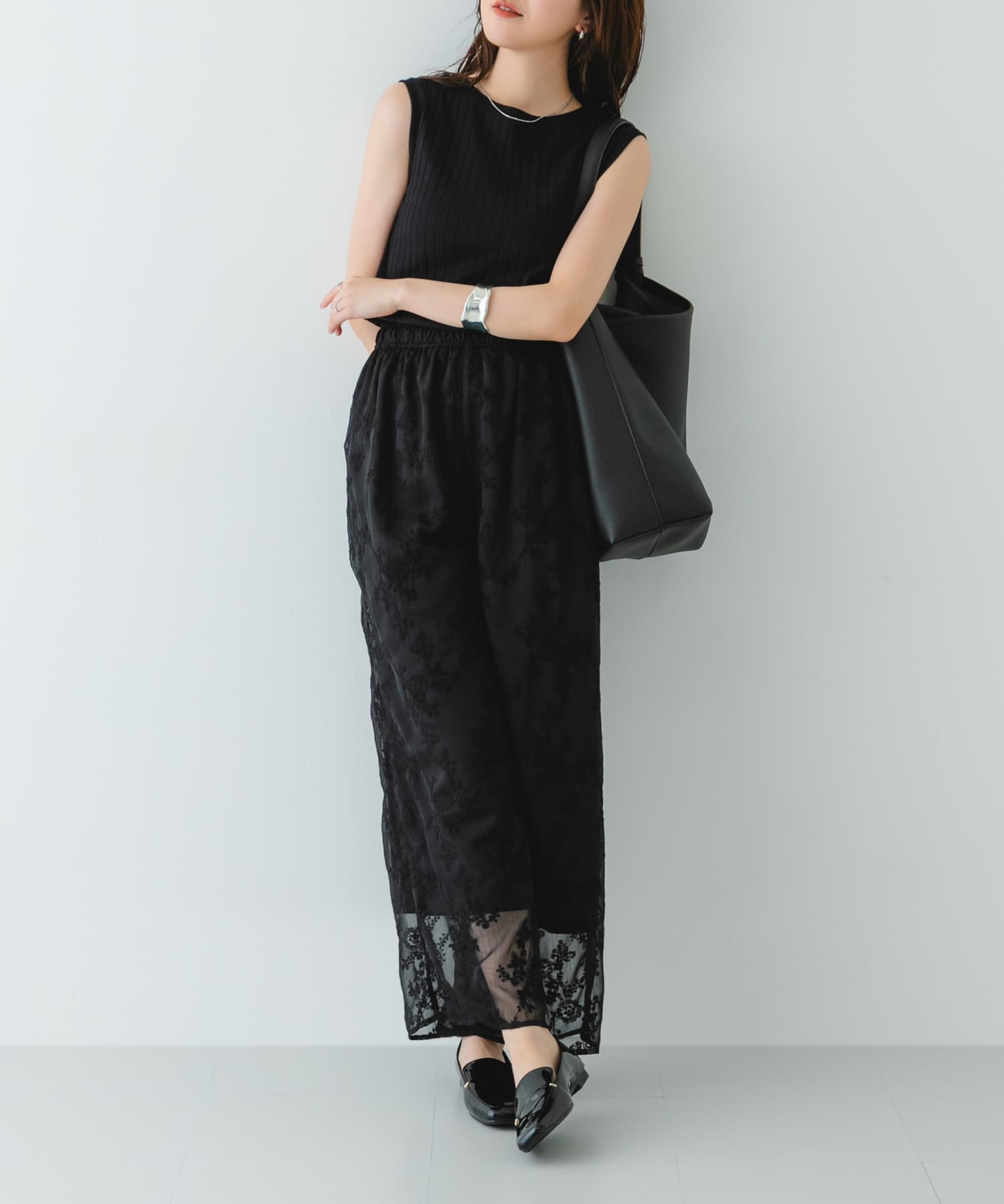 BLACK/E