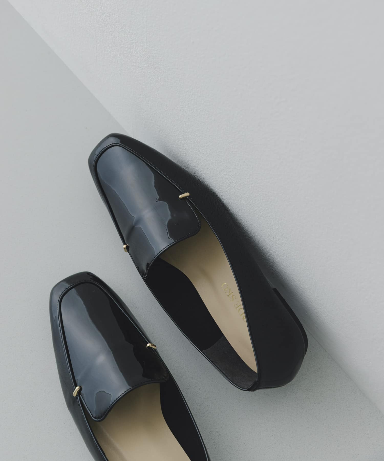 BLACK/E