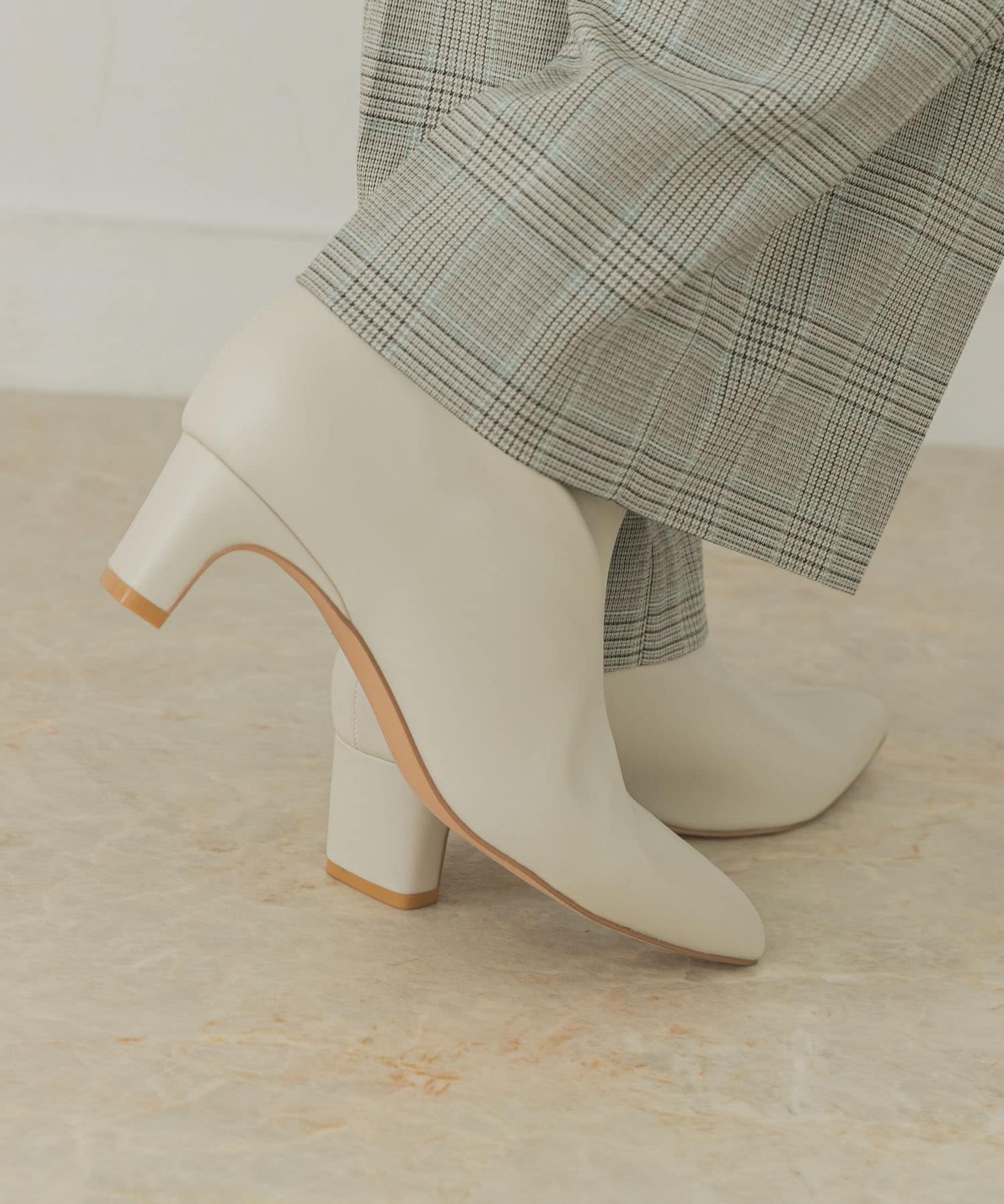 ソフトショートブーツ IVORY 36