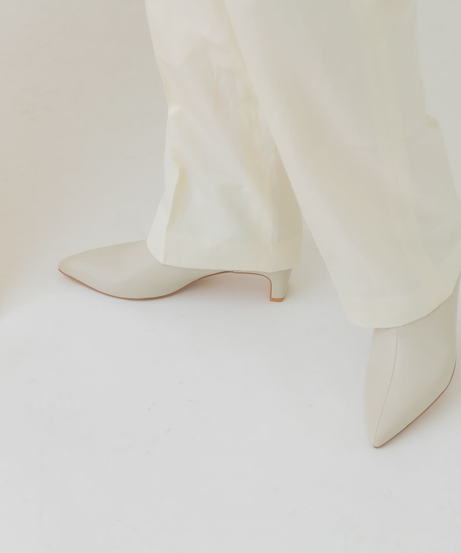 ソフトショートブーツ IVORY 38