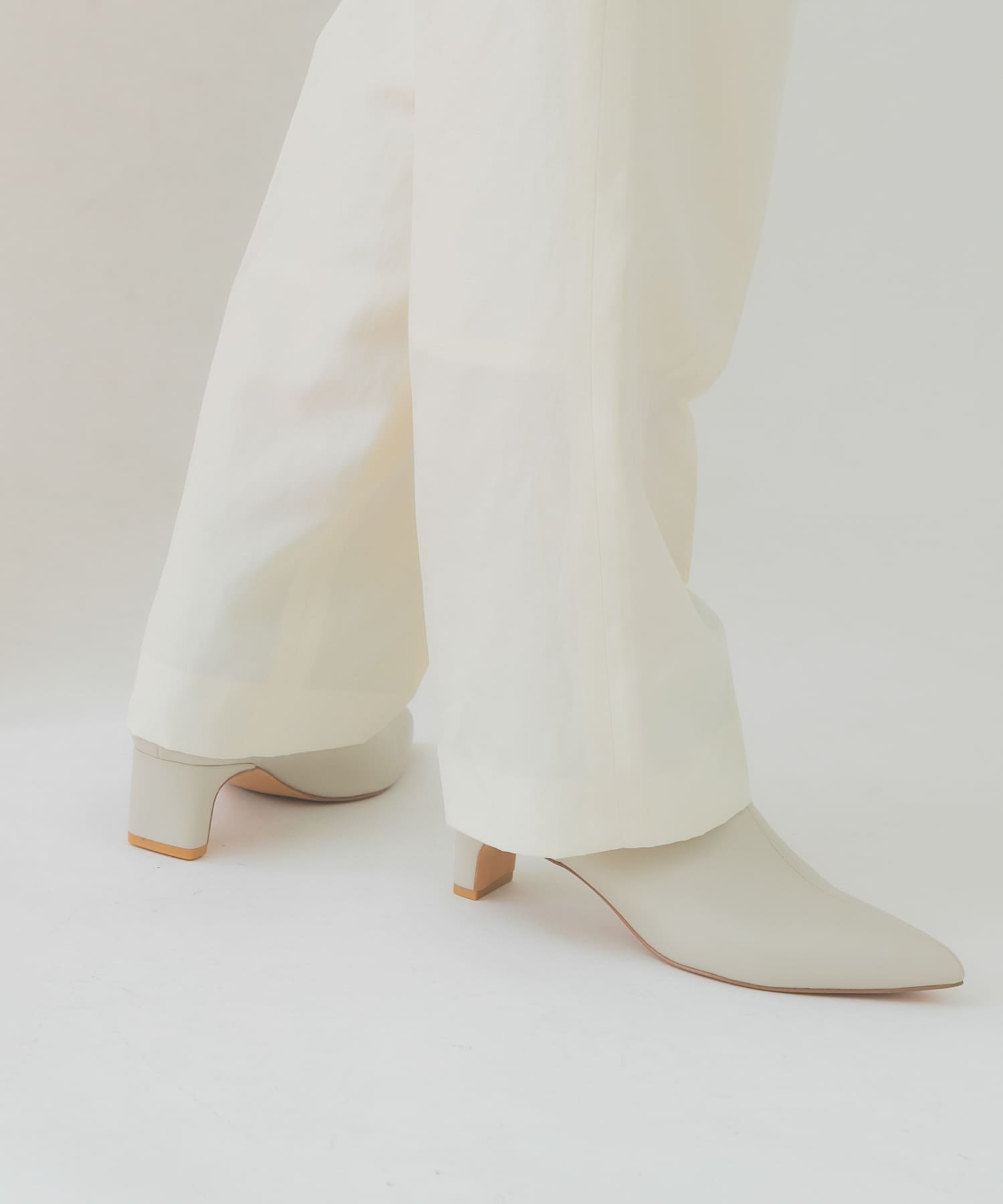 ソフトショートブーツ IVORY 38