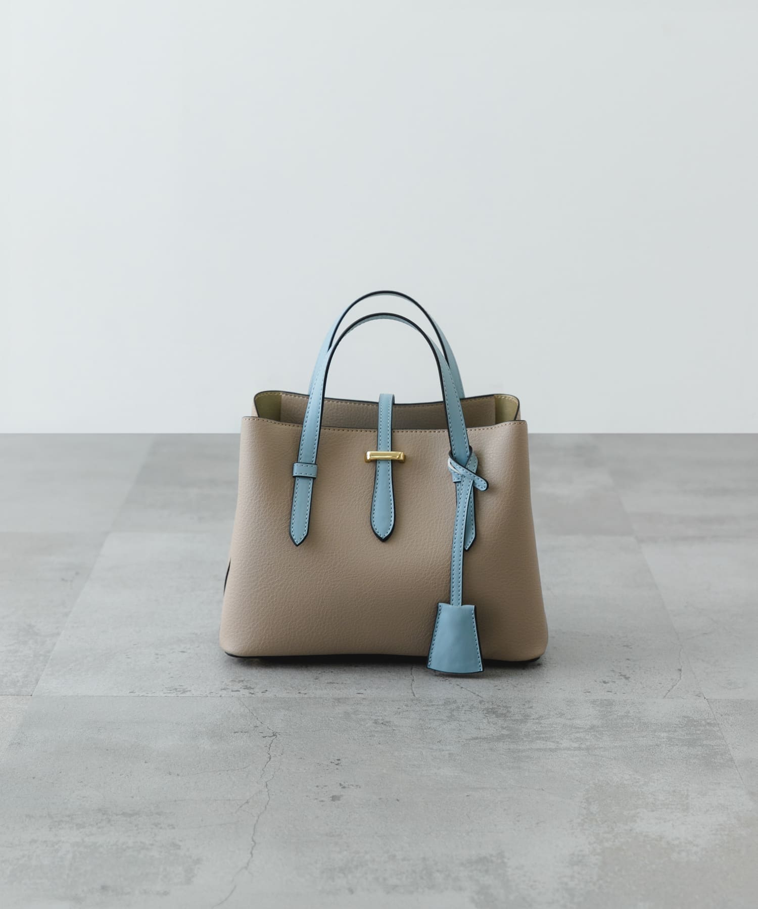 チャーム付ミニバッグ『Ssize』 BLUE one