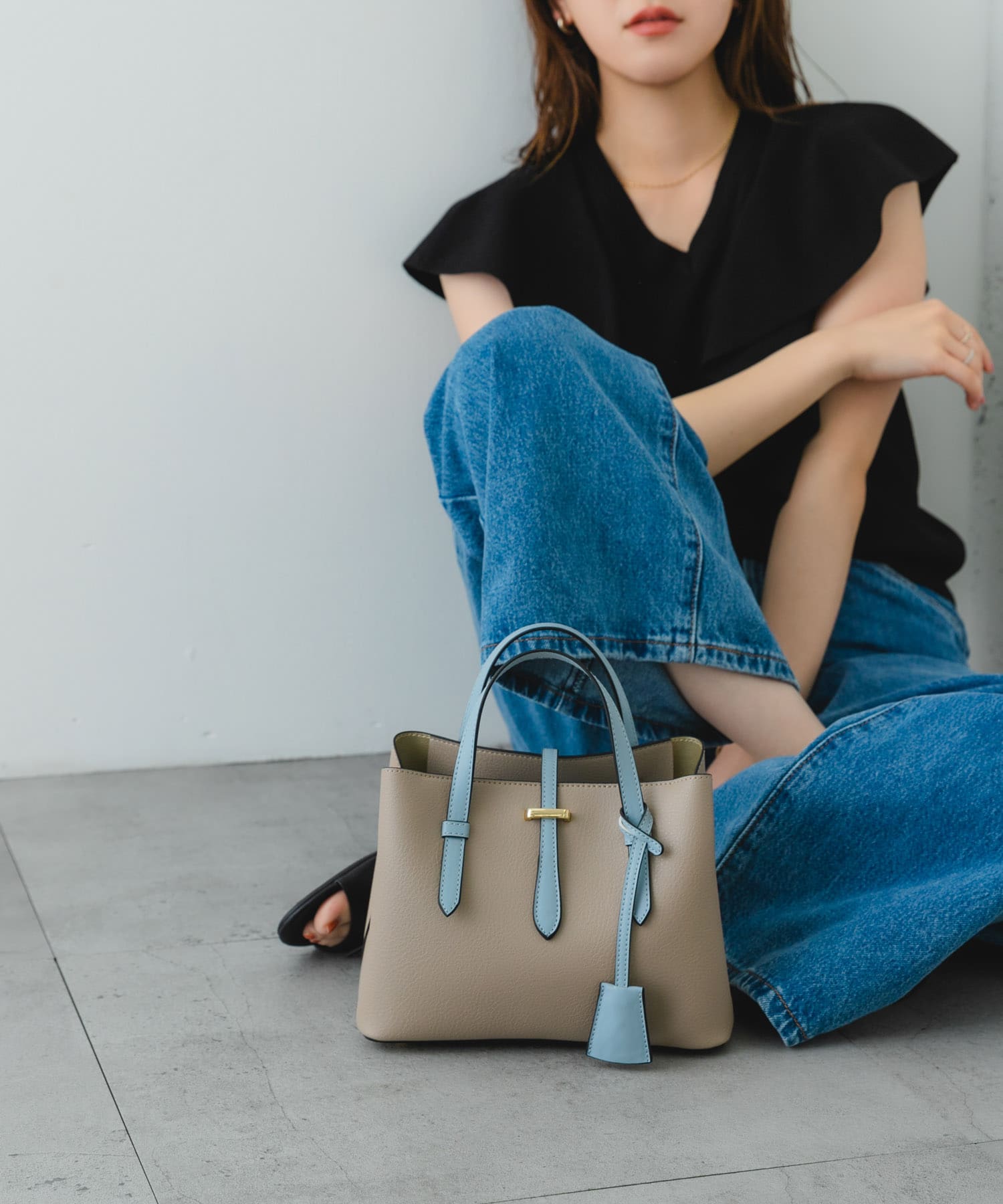 チャーム付ミニバッグ『Ssize』 BLUE one