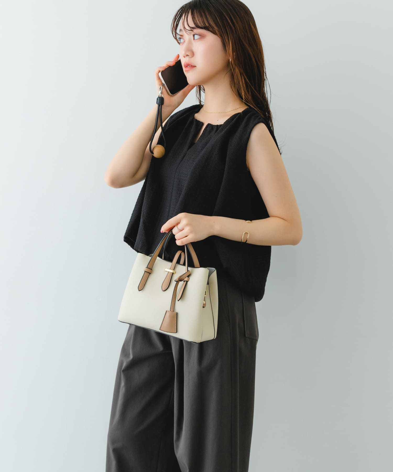 チャーム付ミニバッグ『Ssize』 IVORY one