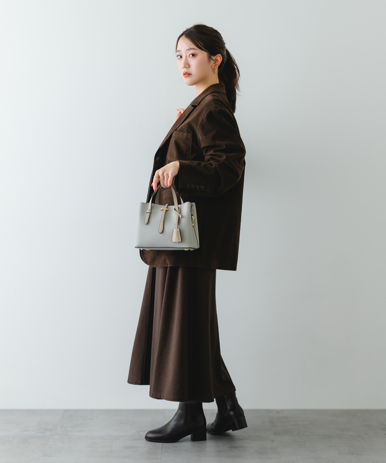 LIGHT GRAY
