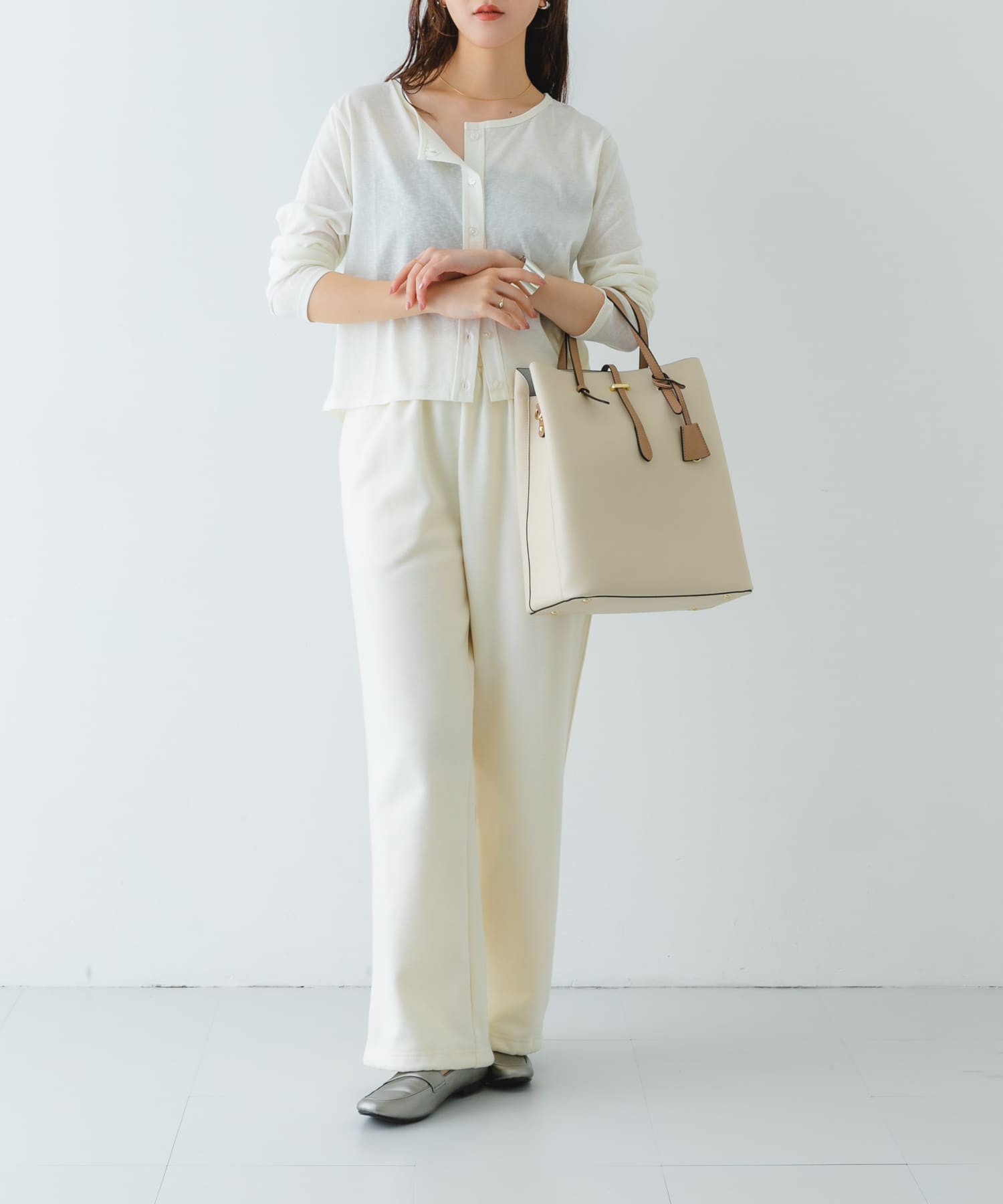 チャーム付スクエアトートバッグ『Lsize』 IVORY one