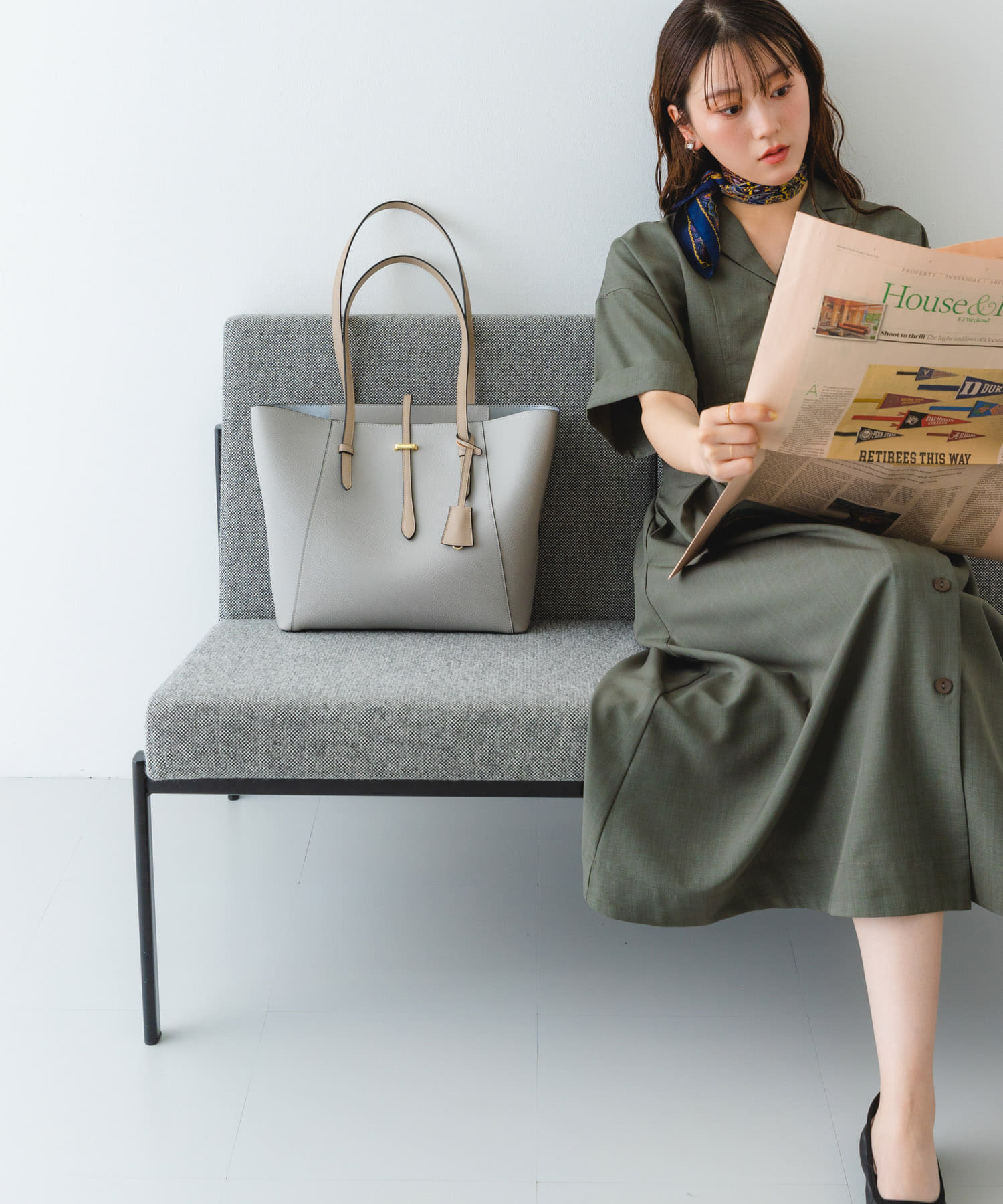 チャーム付A4トートバッグ GRAY one