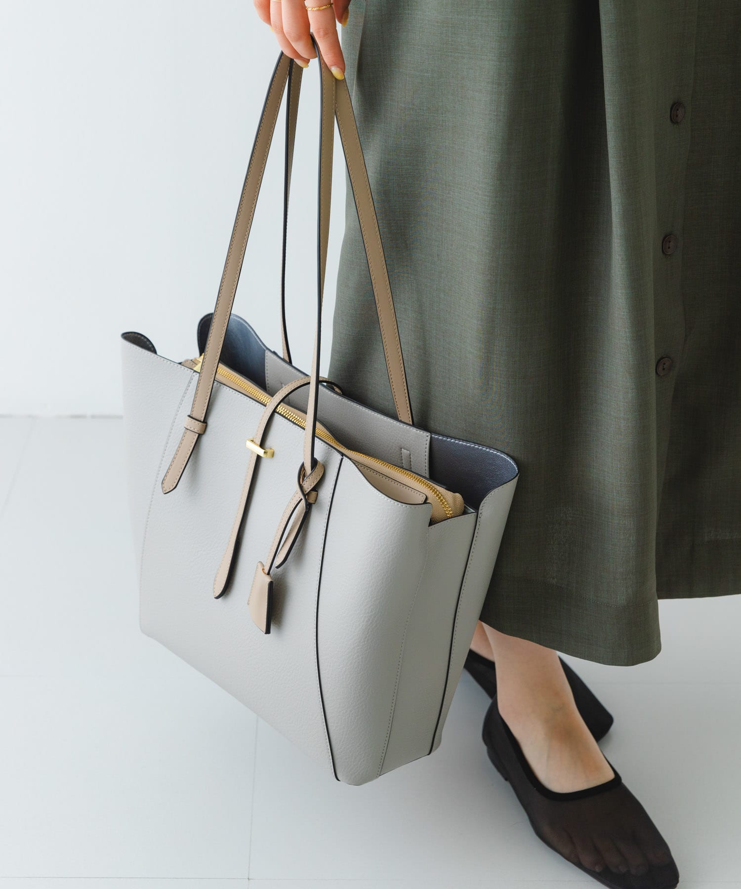 チャーム付A4トートバッグ GRAY one