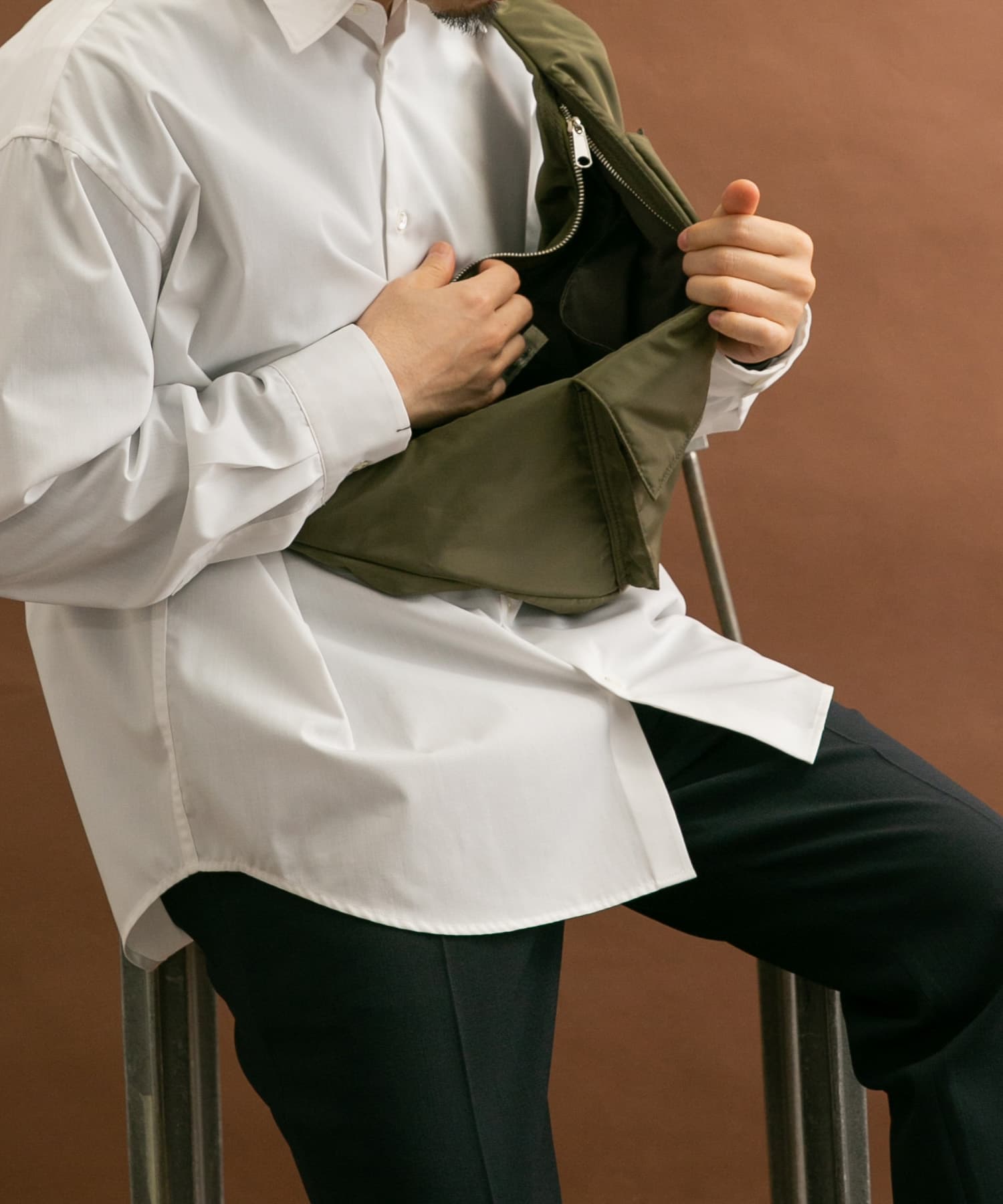 撥水ボディバッグ KHAKI one
