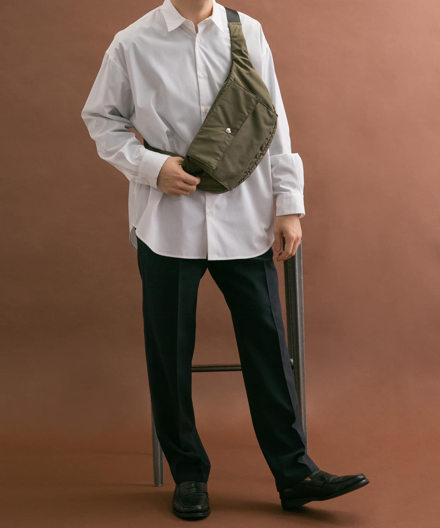 撥水ボディバッグ KHAKI one
