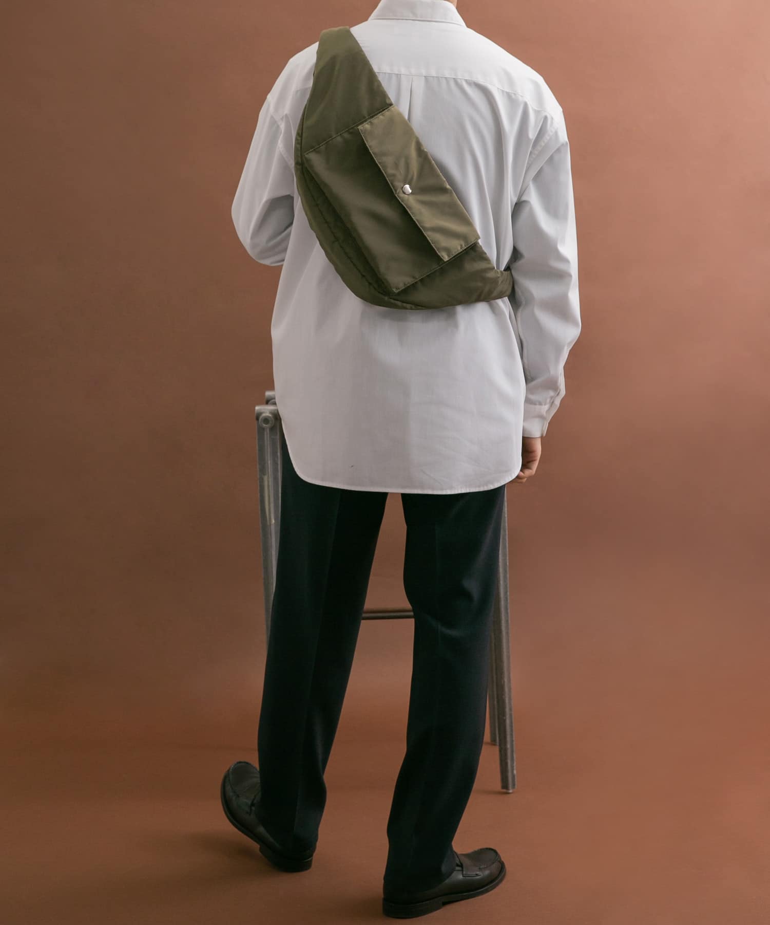 撥水ボディバッグ KHAKI one