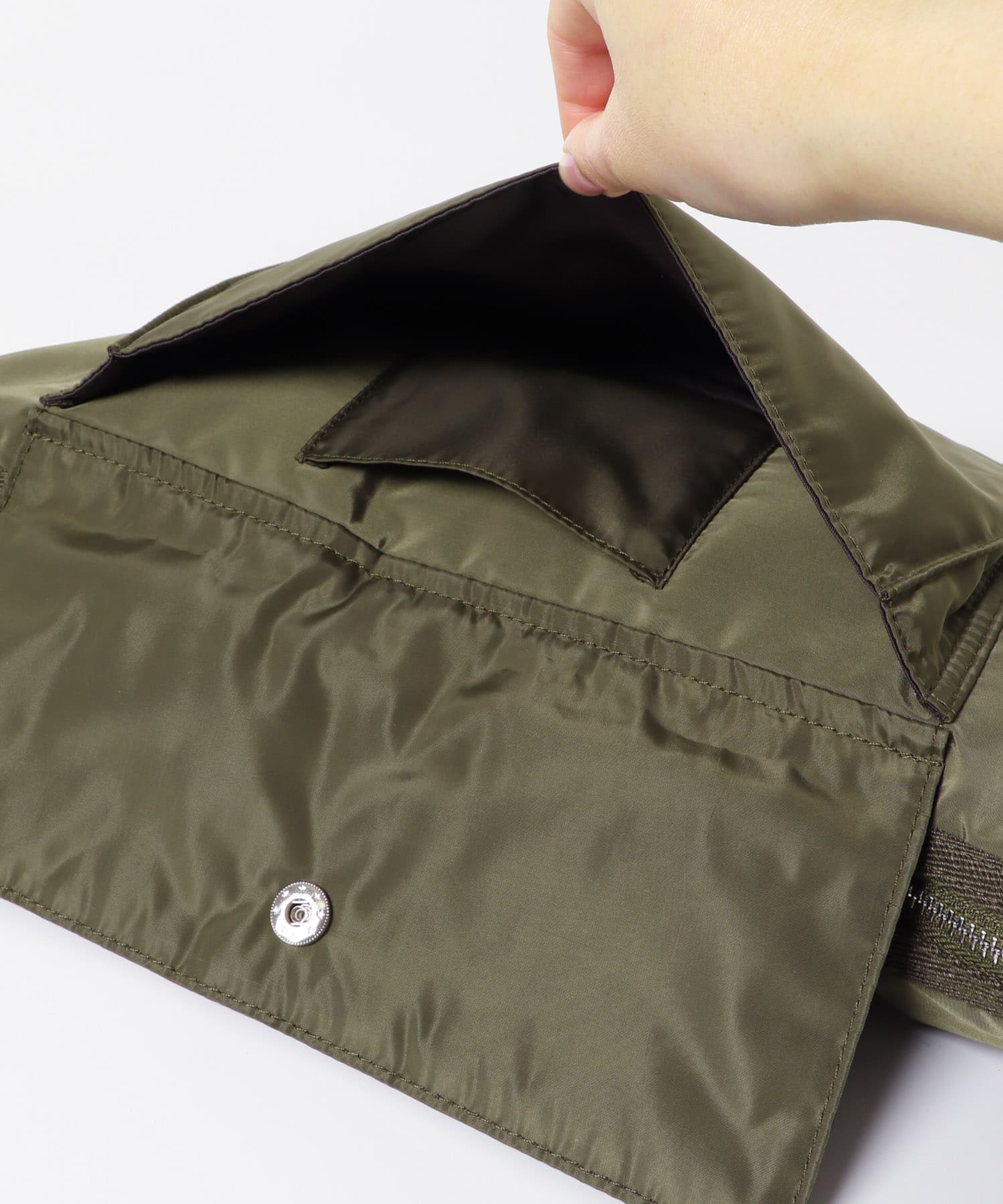 撥水ボディバッグ KHAKI one