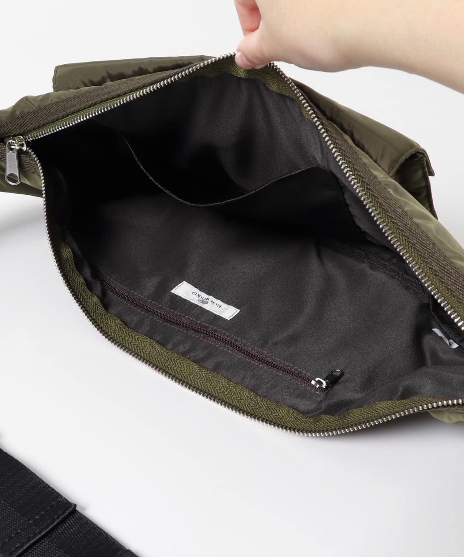撥水ボディバッグ KHAKI one