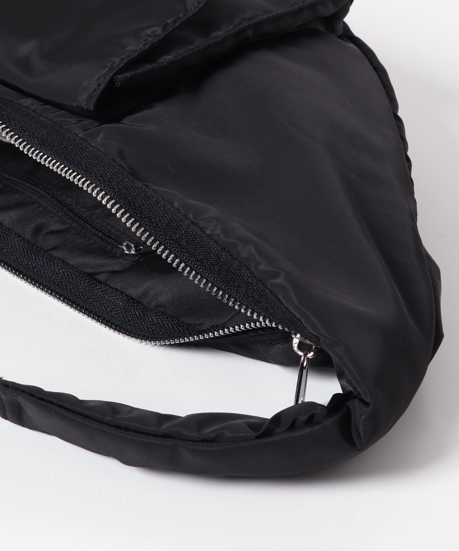 撥水ボディバッグ BLACK one