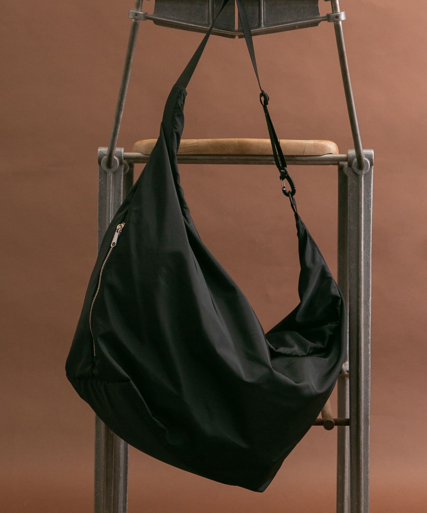 撥水ビッグボディバッグ BLACK one