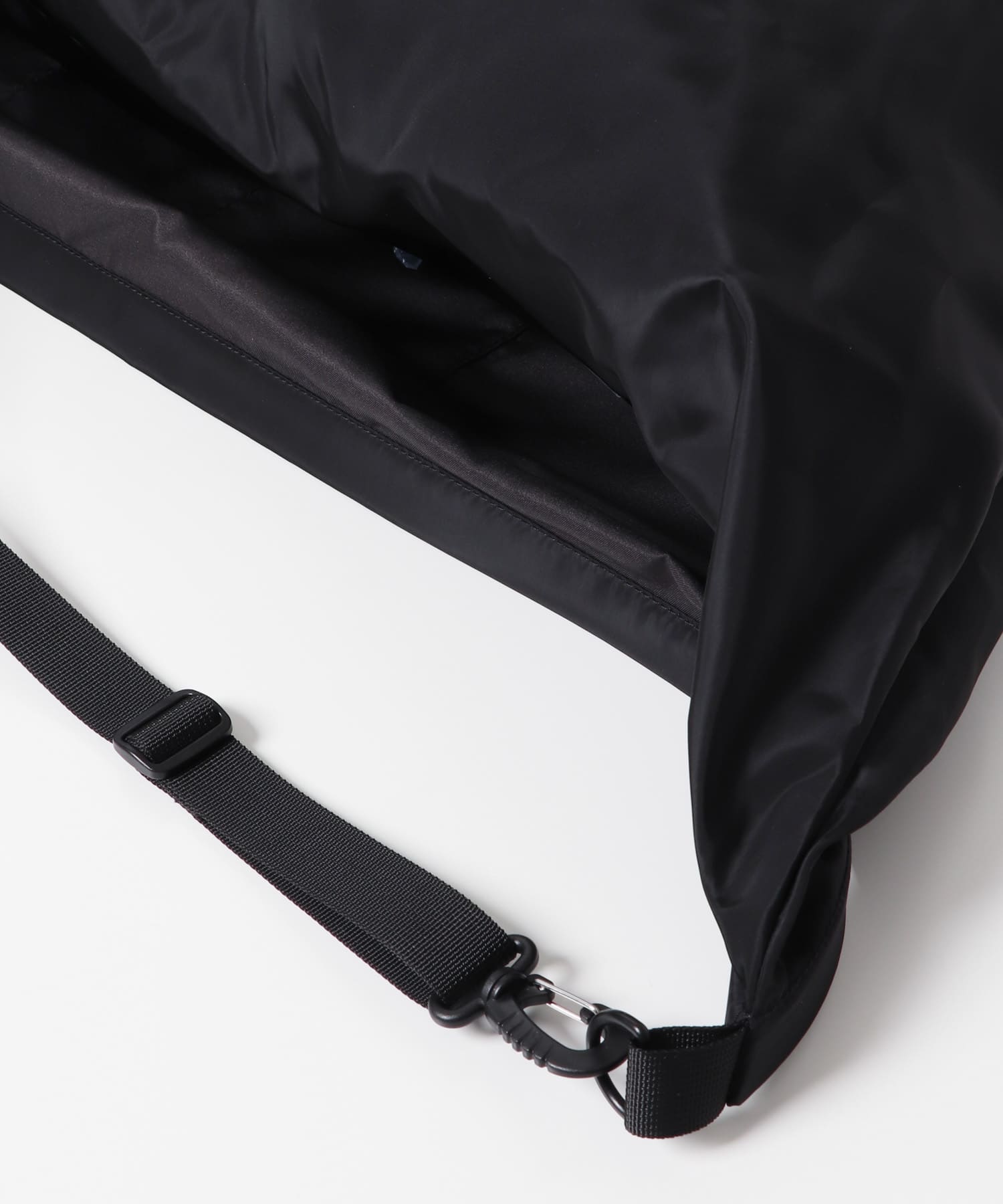 撥水ビッグボディバッグ BLACK one
