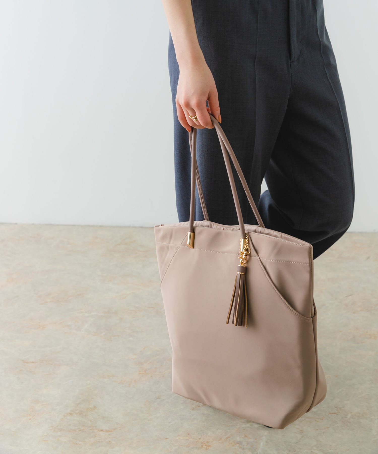 デザインポケットミドルトートバッグ Lsize(one GREIGE): バッグ