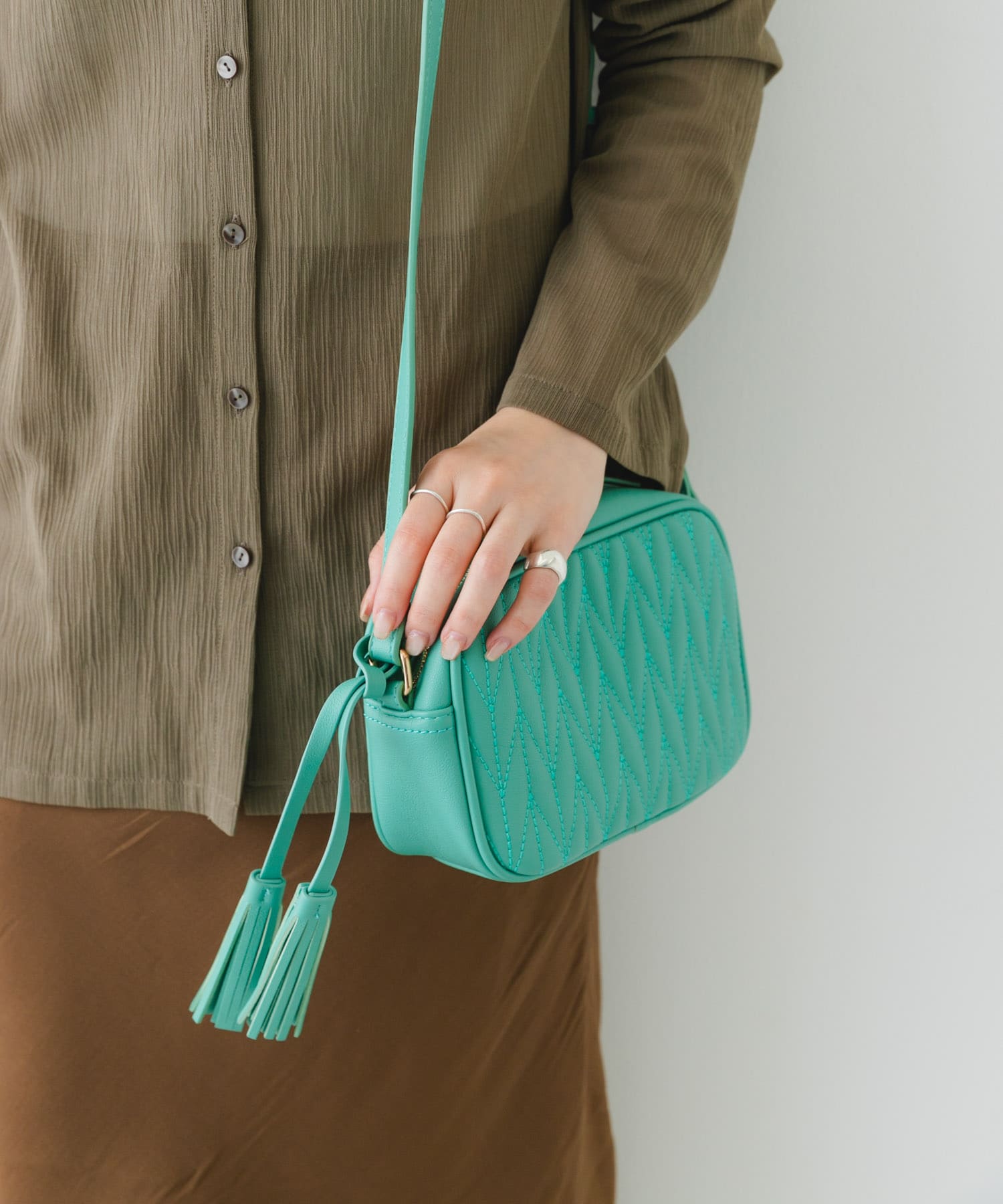 タッセル付ステッチショルダーバッグ MINT one
