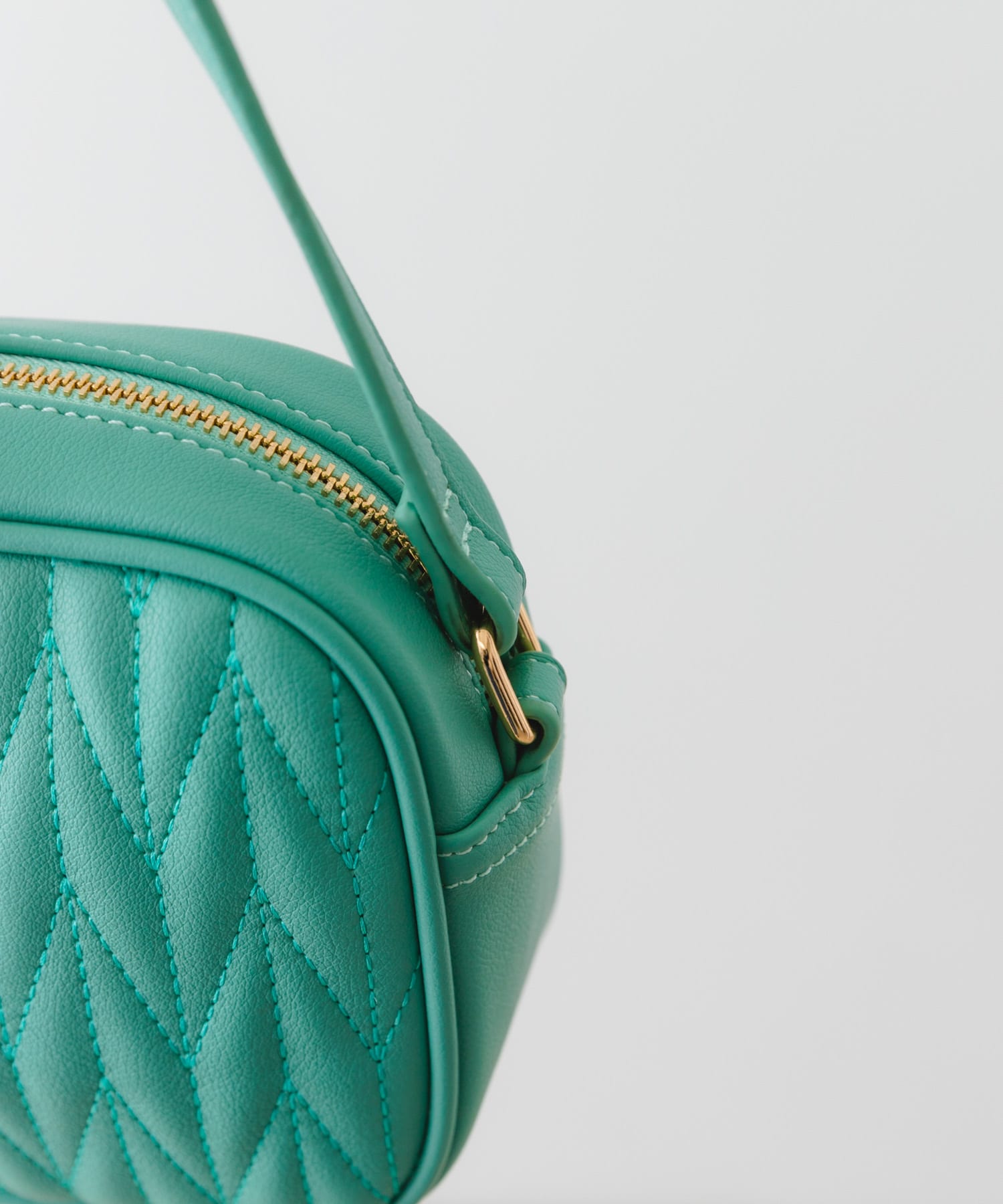 タッセル付ステッチショルダーバッグ MINT one