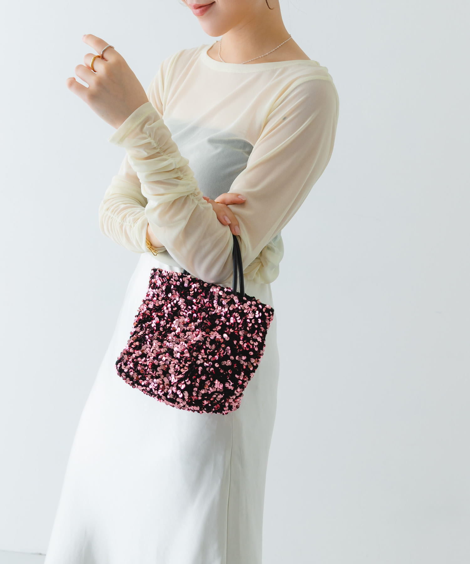 チェーン付きスパンコールバッグ PINK one