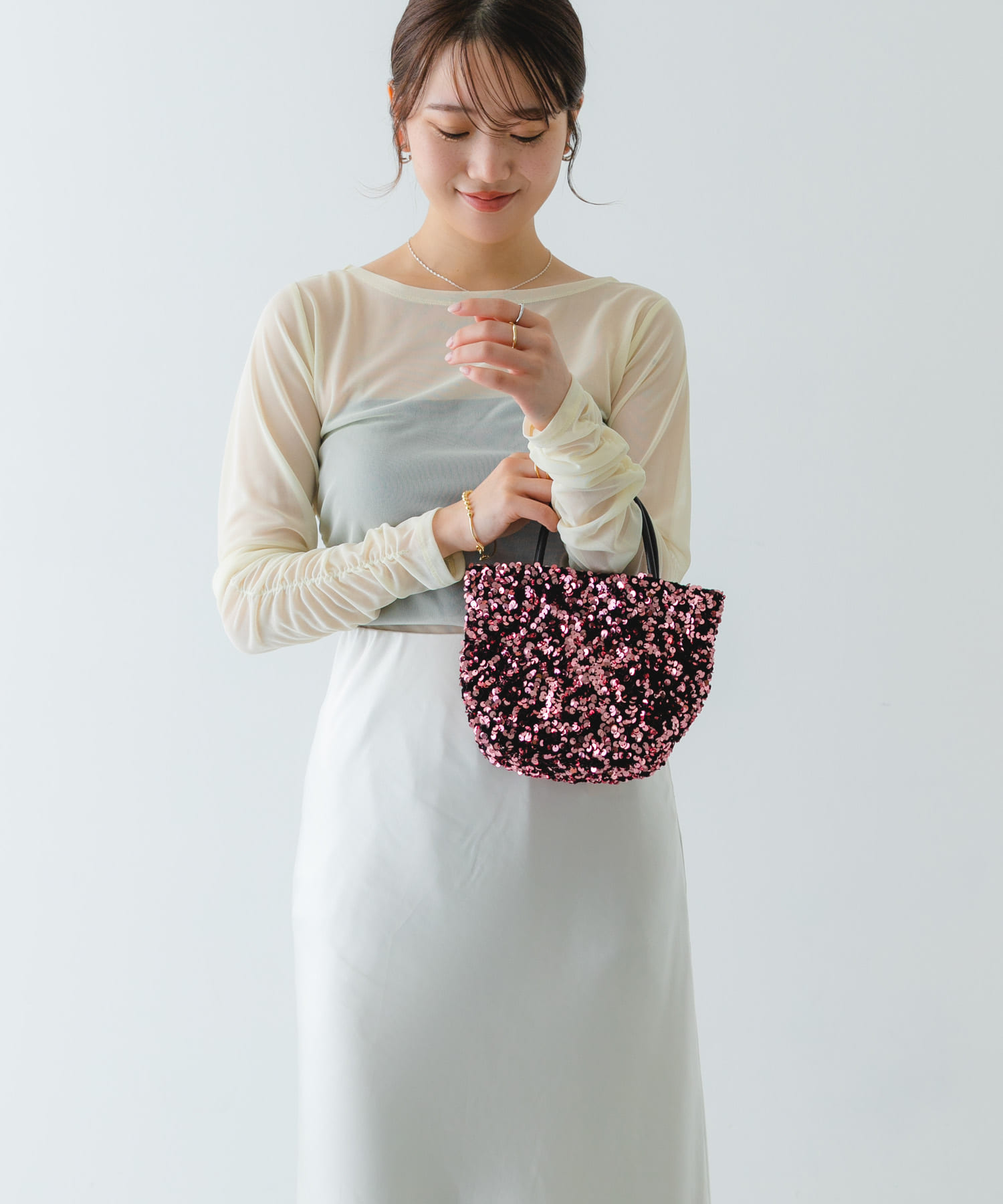 チェーン付きスパンコールバッグ PINK one