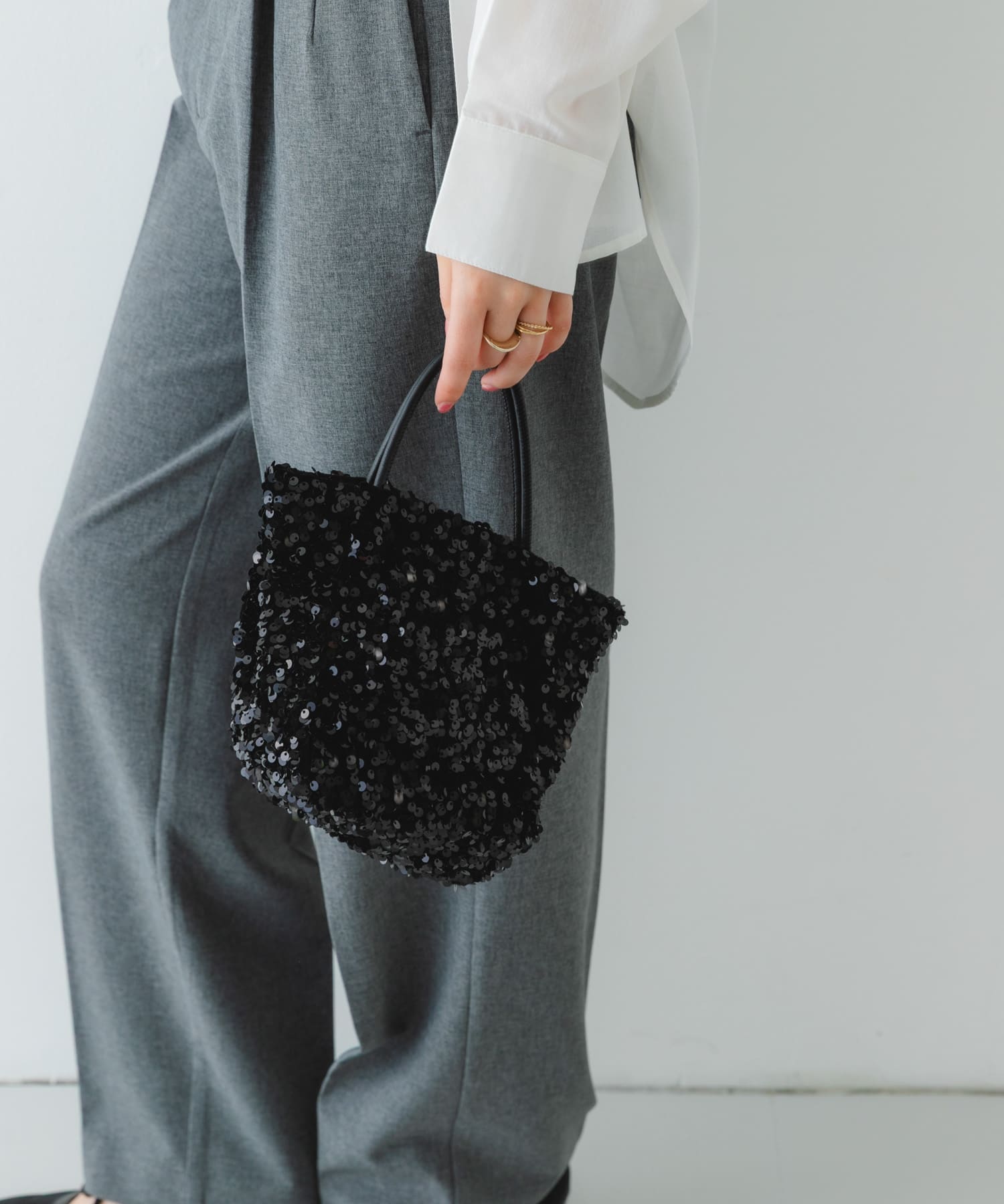 チェーン付きスパンコールバッグ BLACK one
