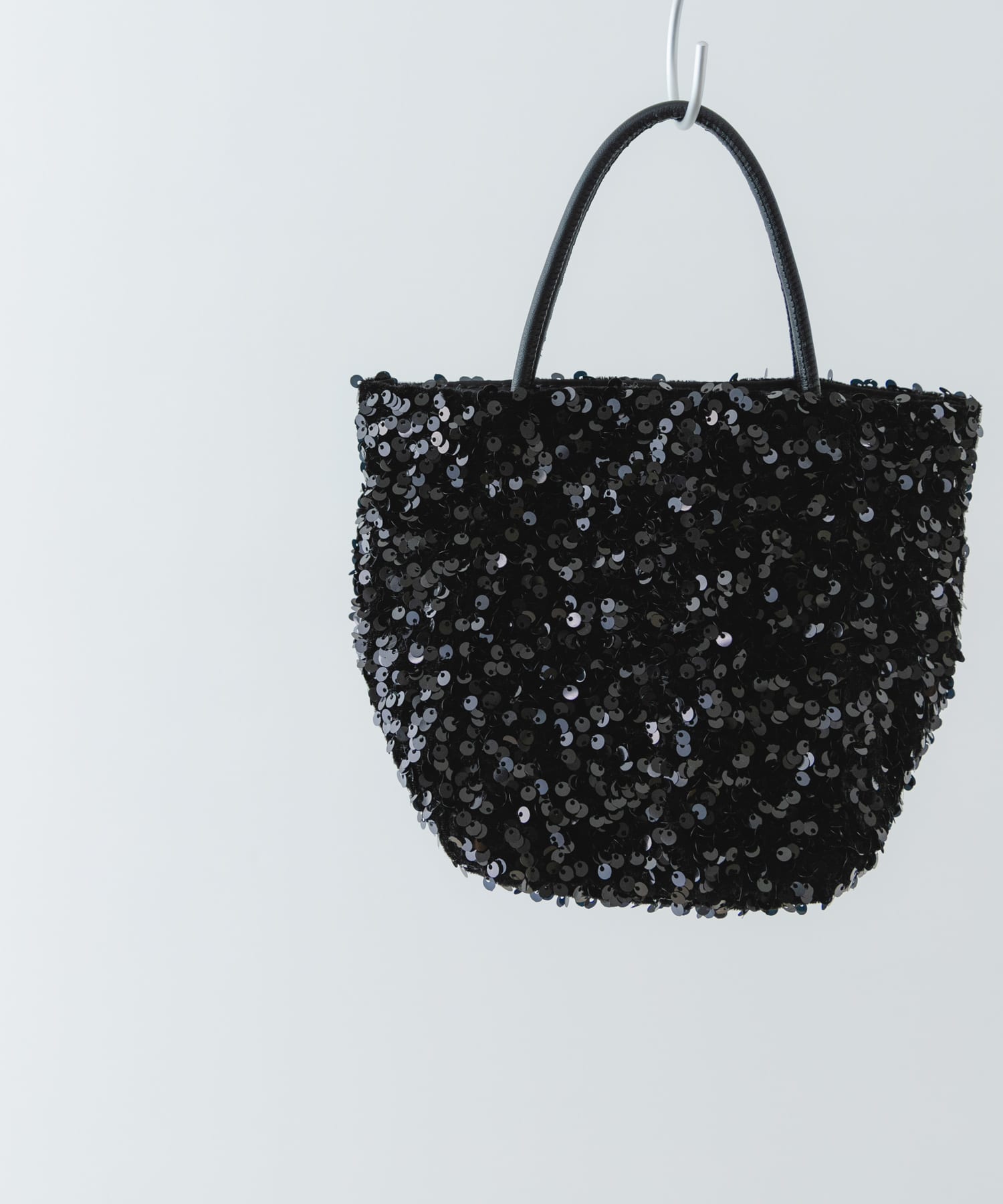 チェーン付きスパンコールバッグ BLACK one