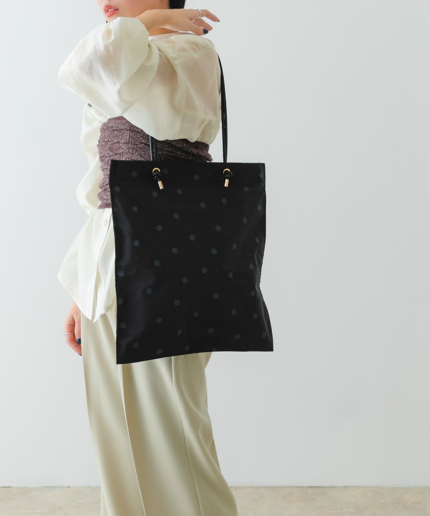 ドット柄サブバッグ BLACK one