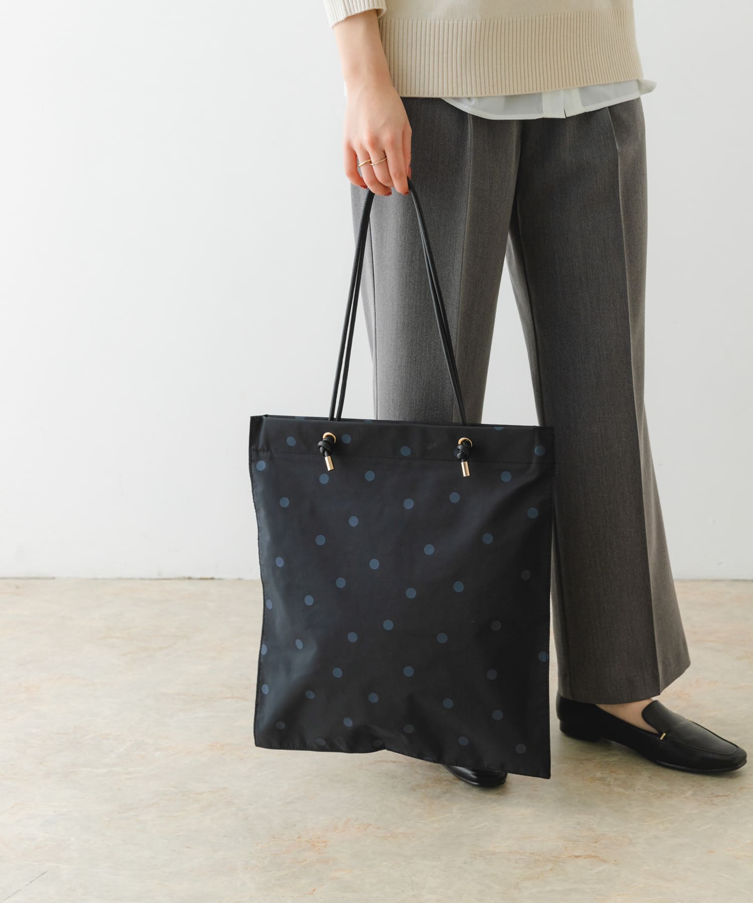 ドット柄サブバッグ BLACK one