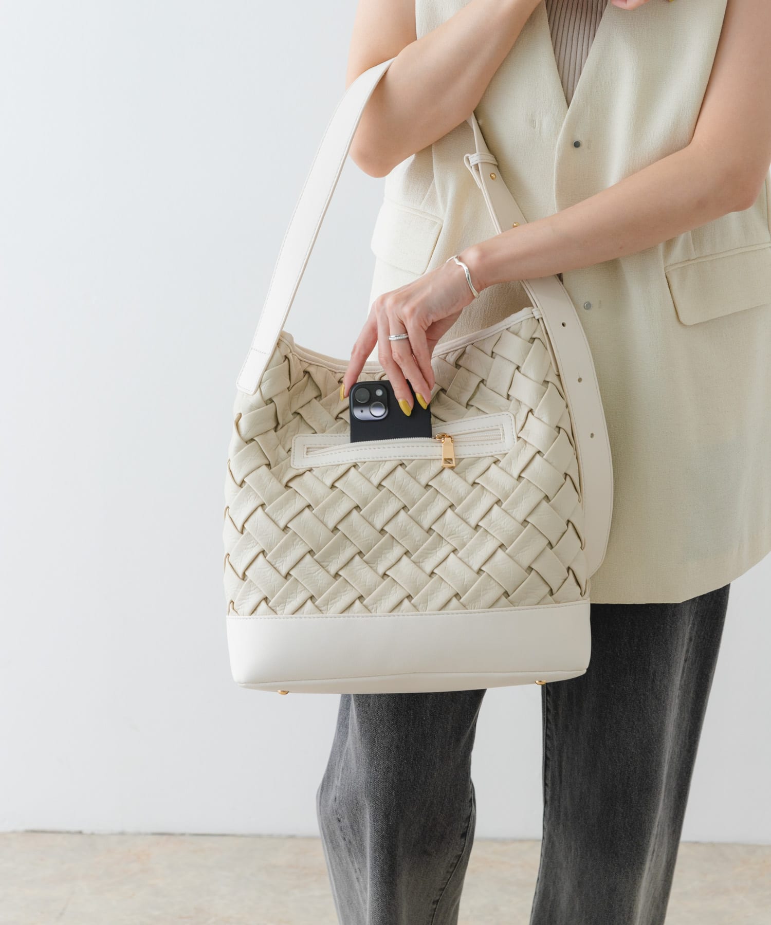 メッシュライクワンハンドルトートバッグ OFF one