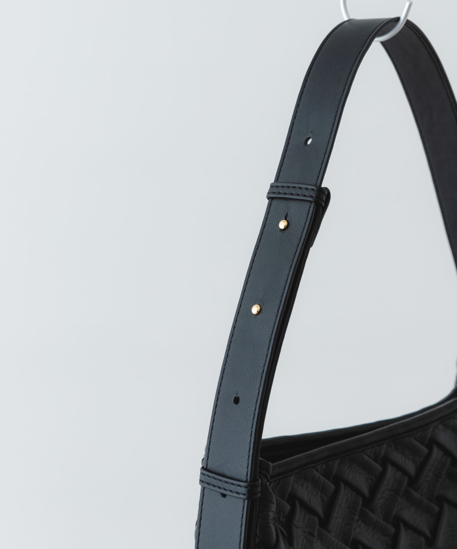メッシュライクワンハンドルトートバッグ BLACK one