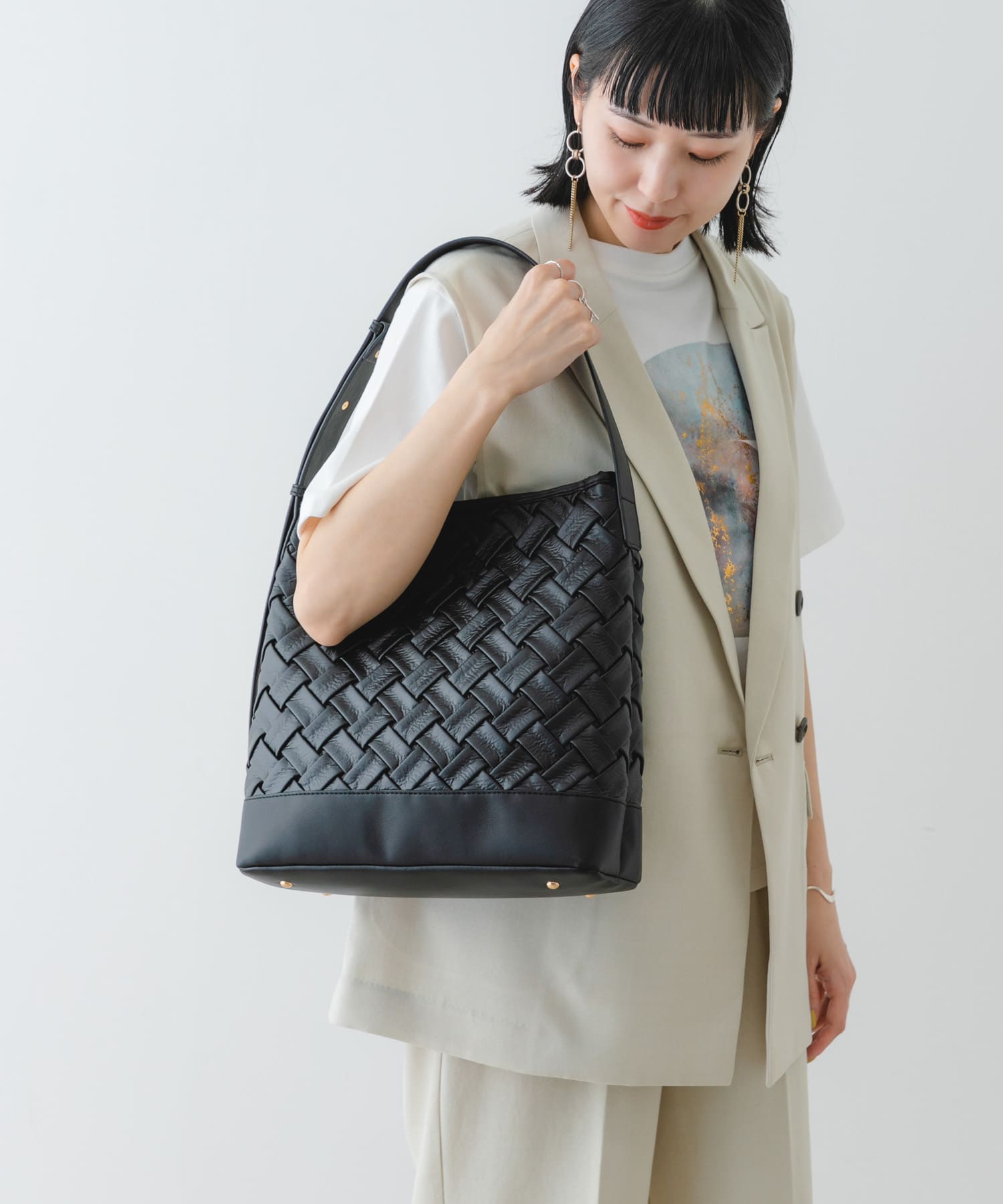 メッシュライクワンハンドルトートバッグ BLACK one