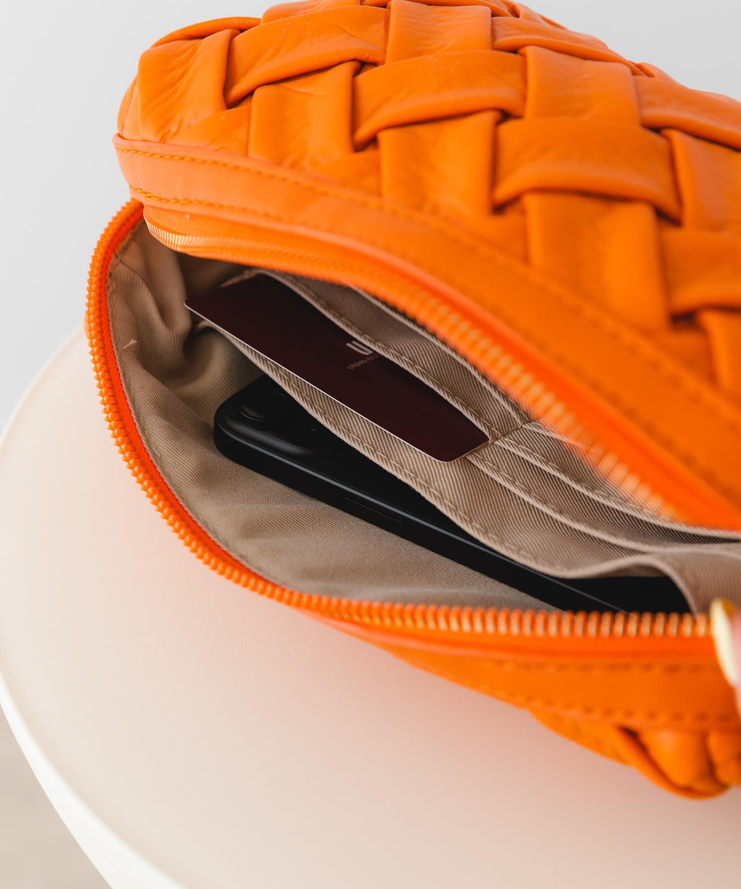 メッシュライクショルダーバッグ ORANGE one