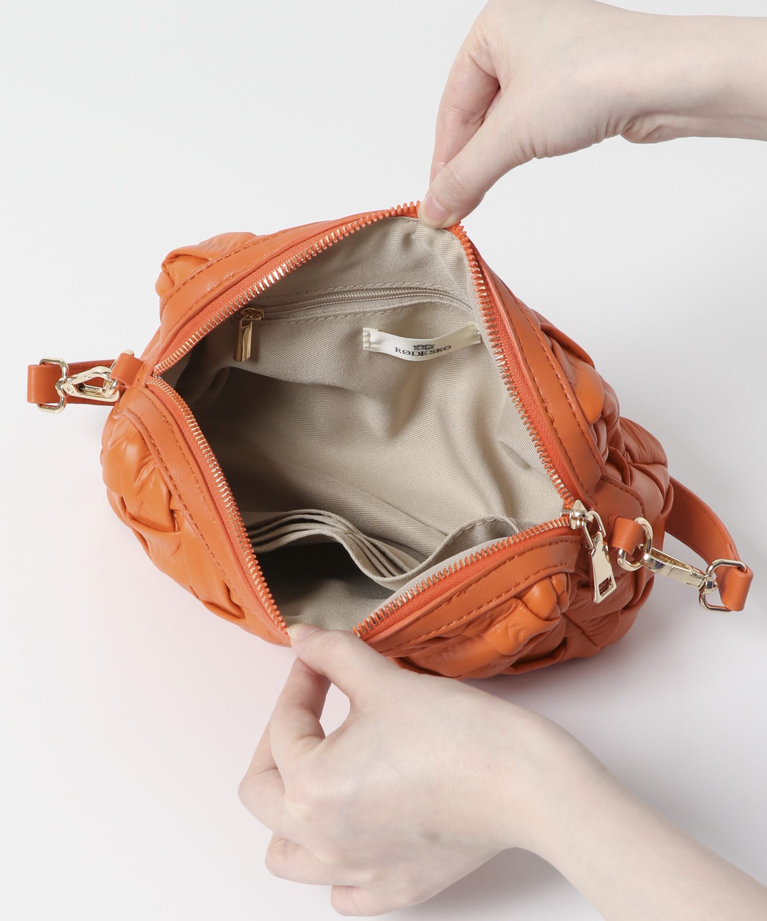 メッシュライクショルダーバッグ ORANGE one