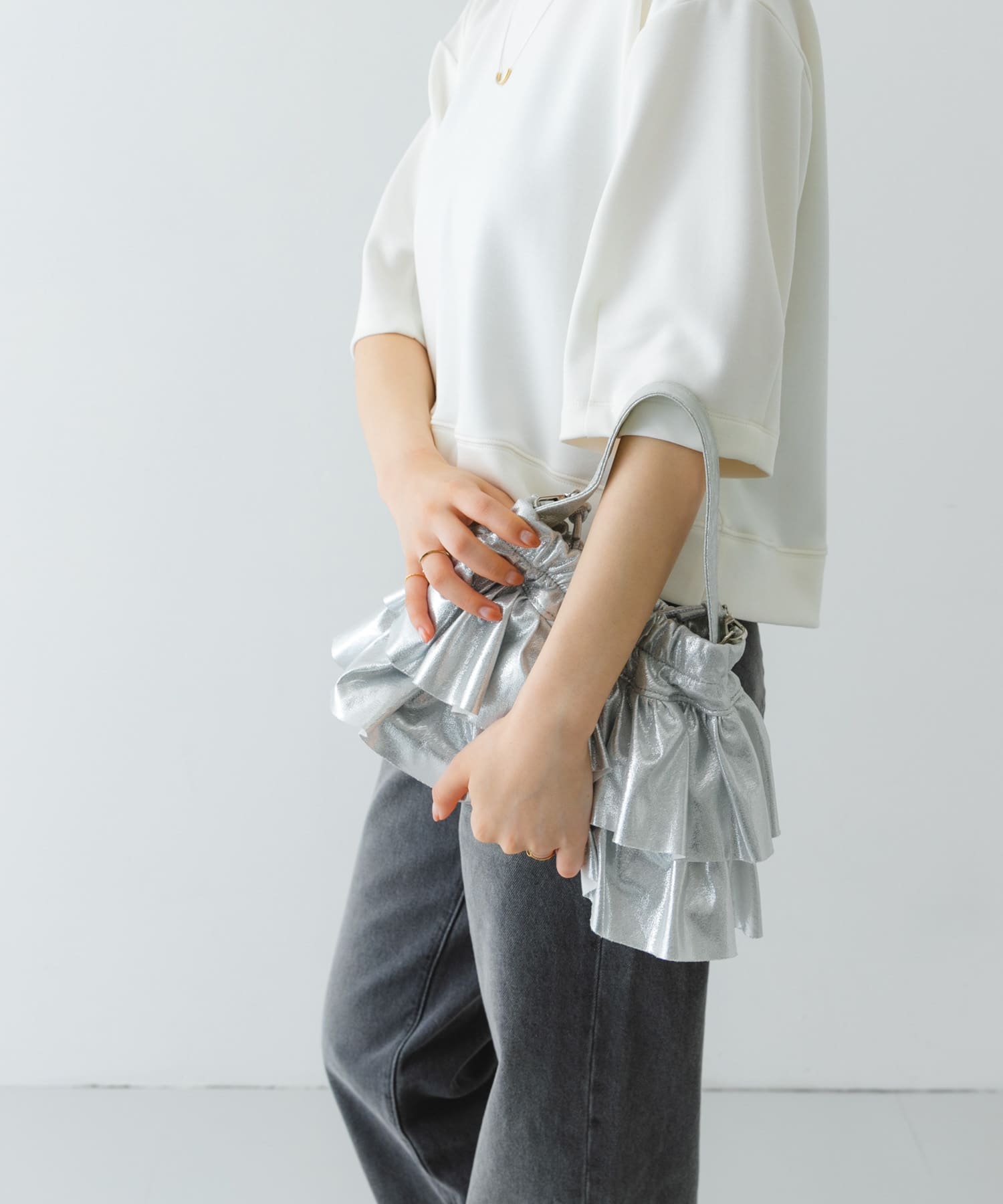 フリルメタリックミニバッグ SILVER one