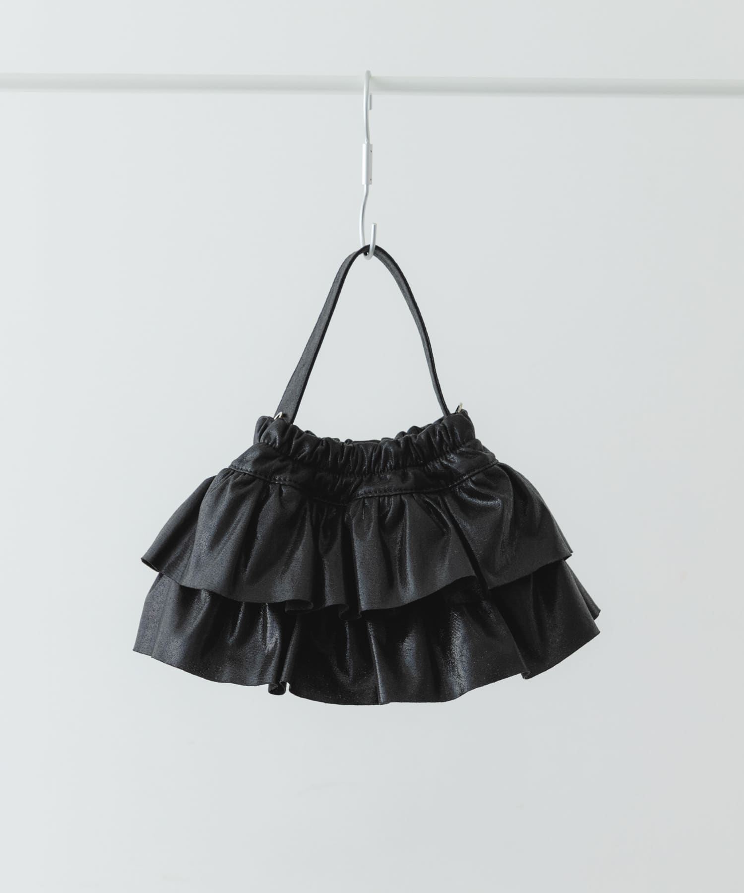 フリルメタリックミニバッグ BLACK one