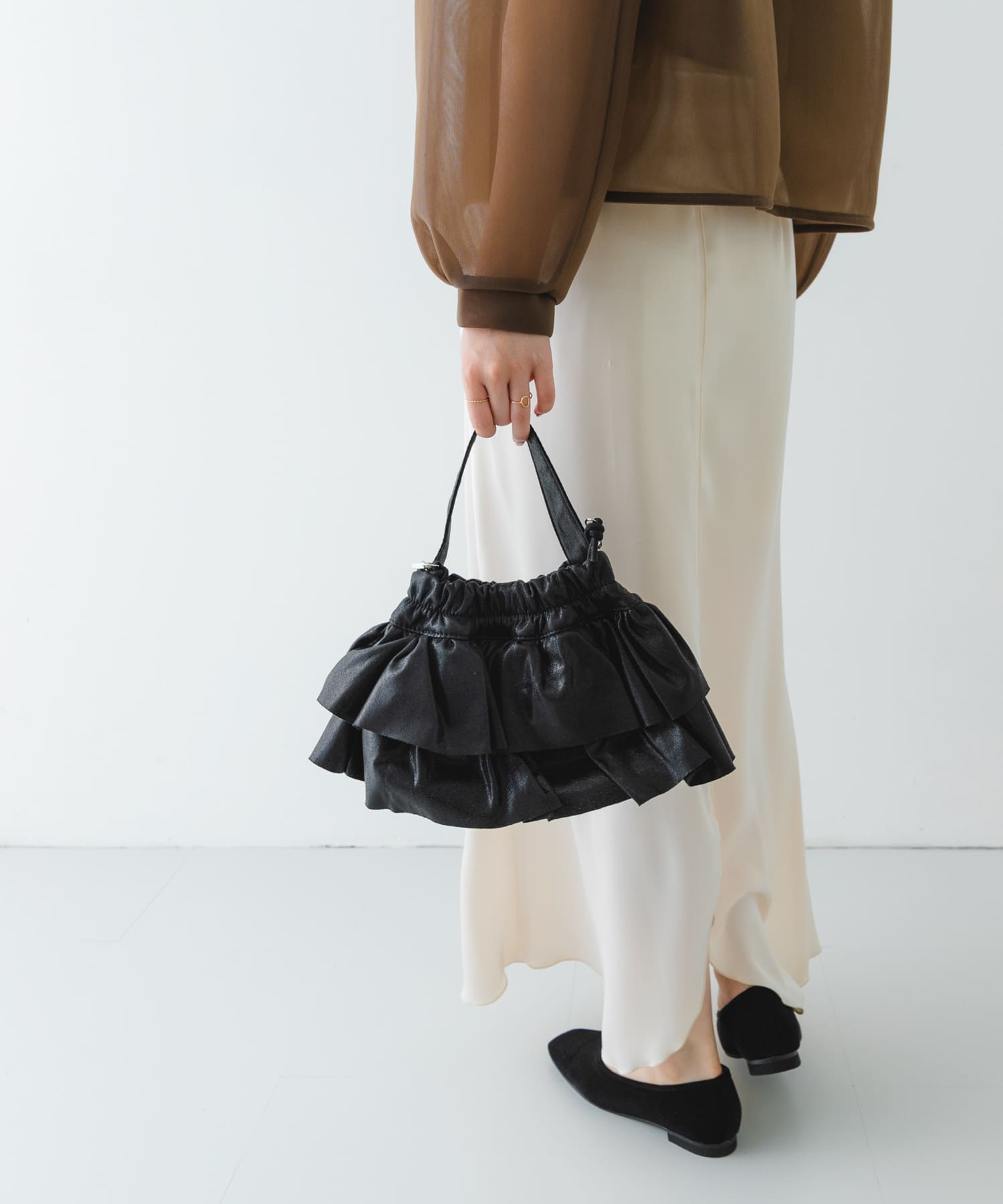 フリルメタリックミニバッグ BLACK one
