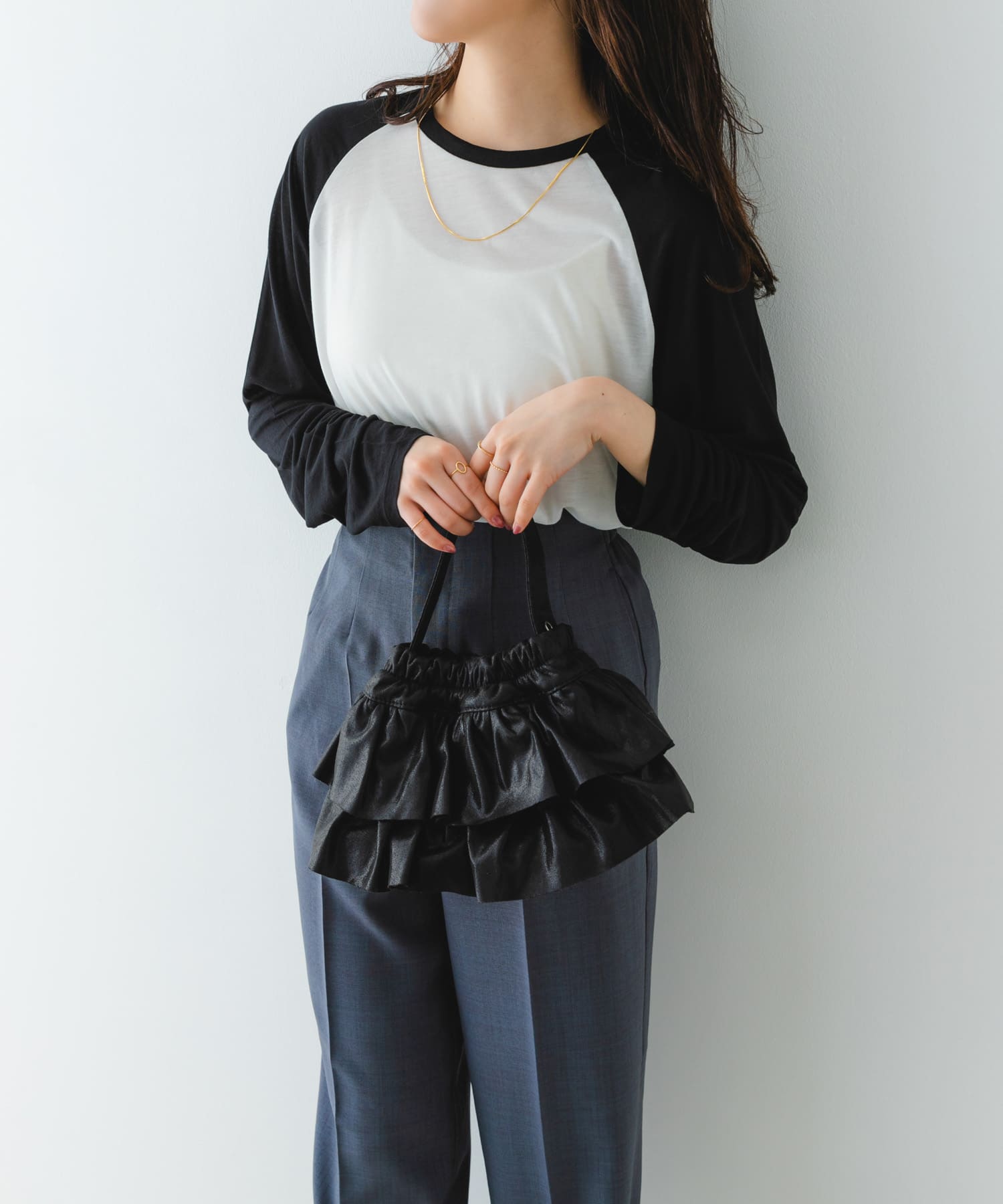 フリルメタリックミニバッグ BLACK one