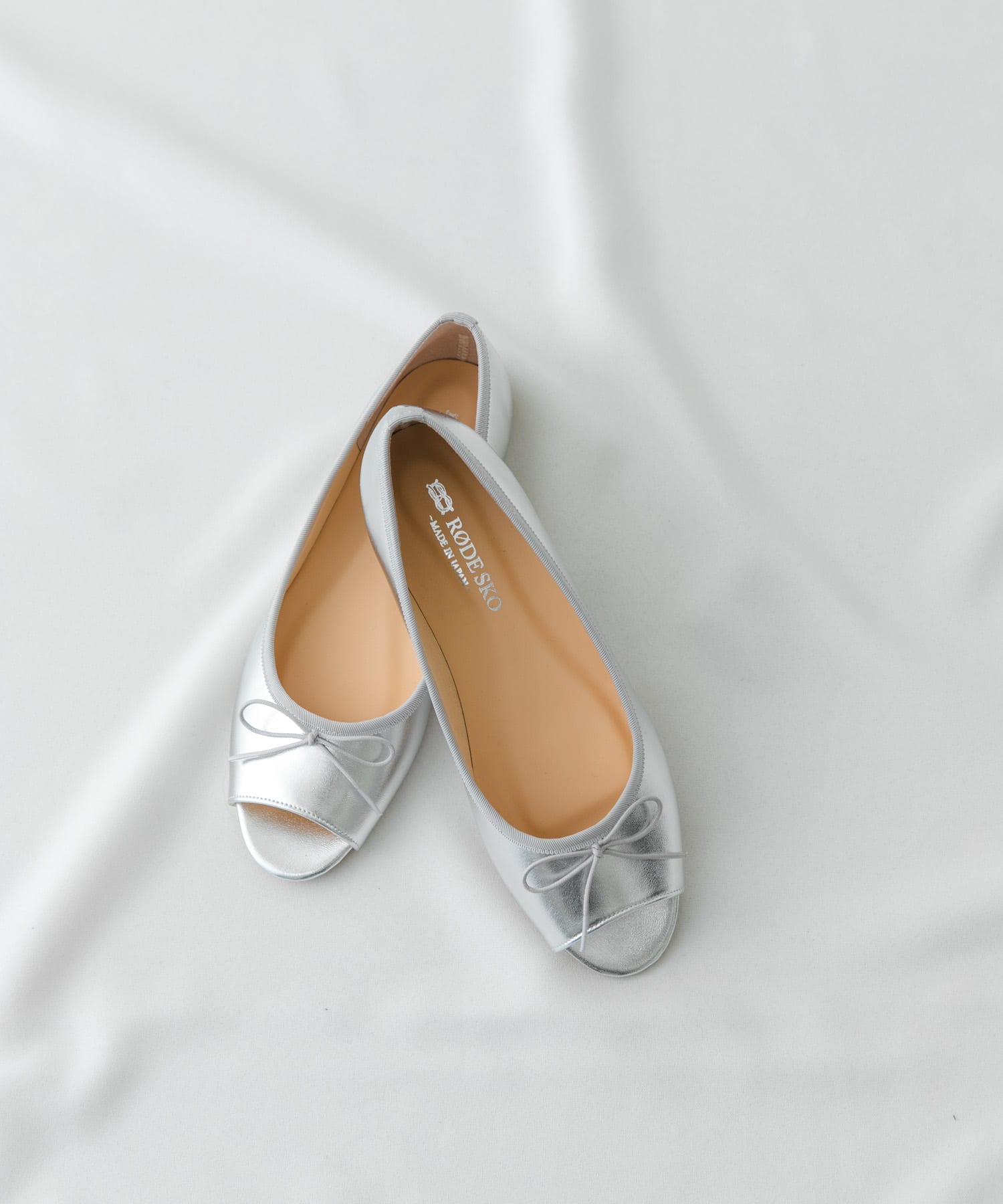 『MADE IN JAPAN』オープントゥリボンパンプス SILVER 36