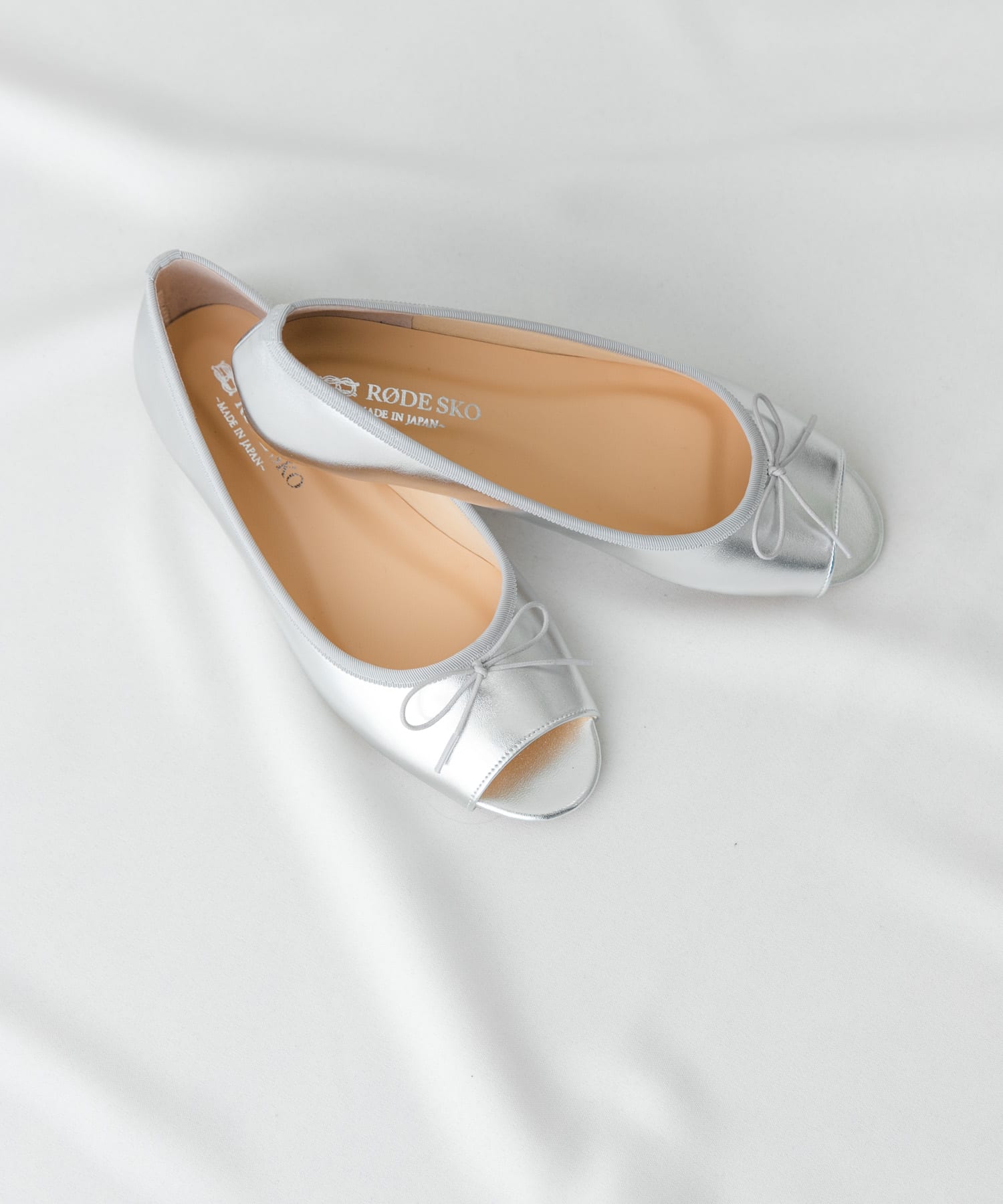 『MADE IN JAPAN』オープントゥリボンパンプス SILVER 36
