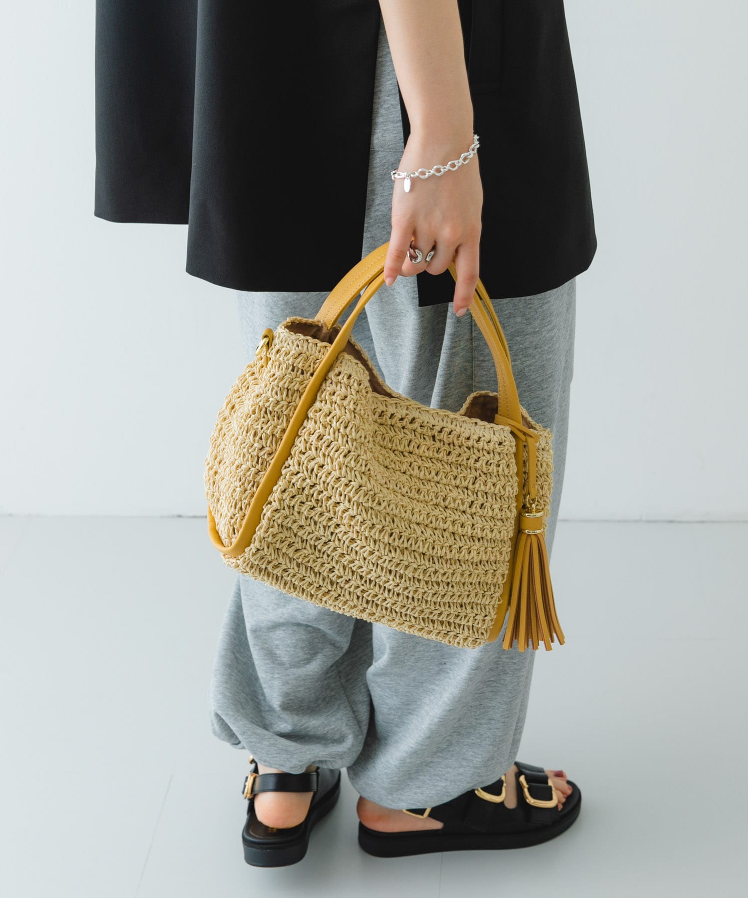 タッセル付ペーパーミニバッグ CAMEL one