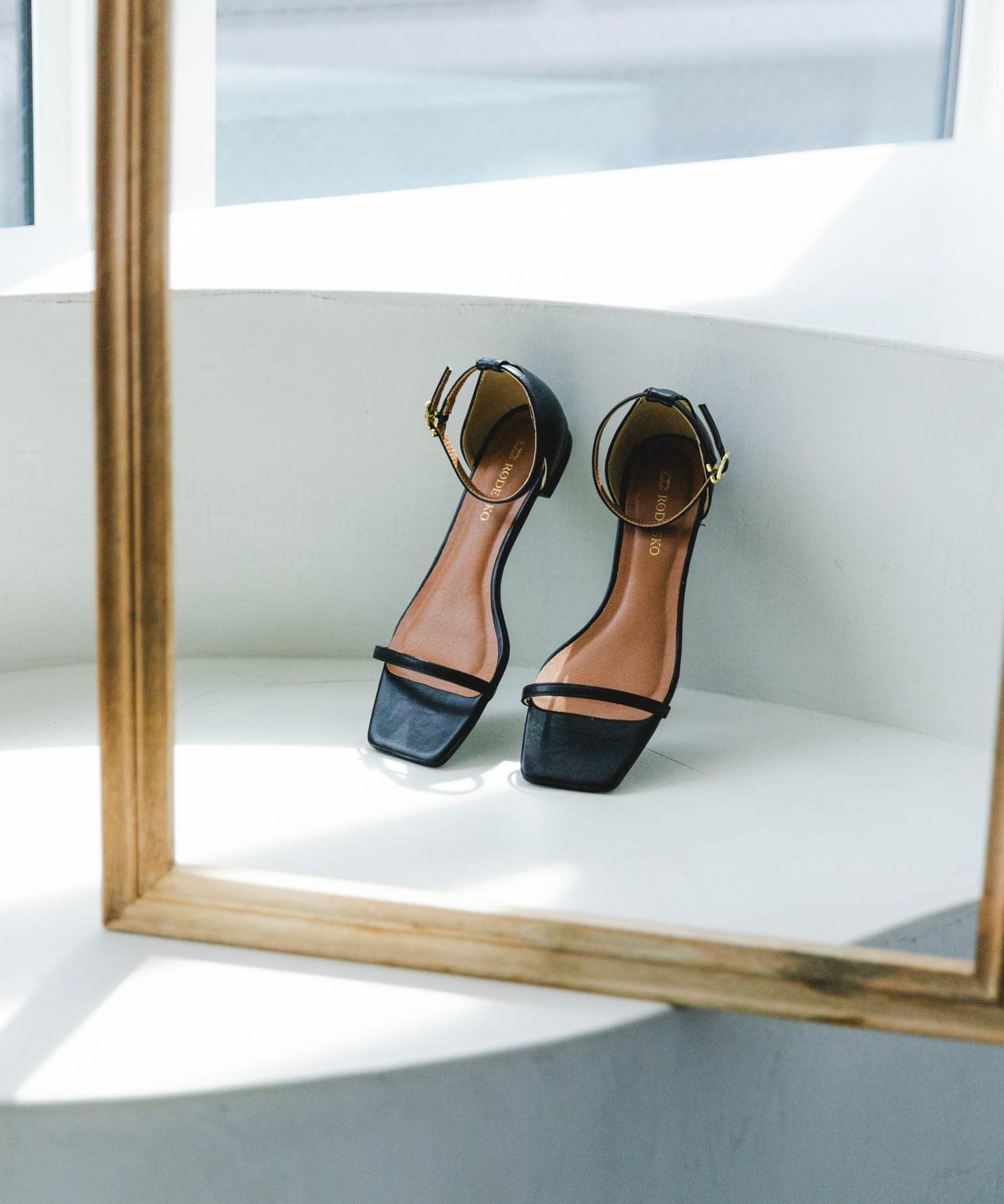 アンクルストラップサンダル BLACK 37