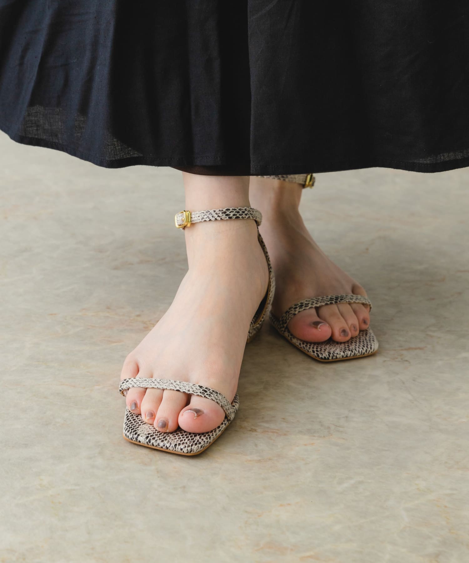 アンクルストラップサンダル PYTHON 36