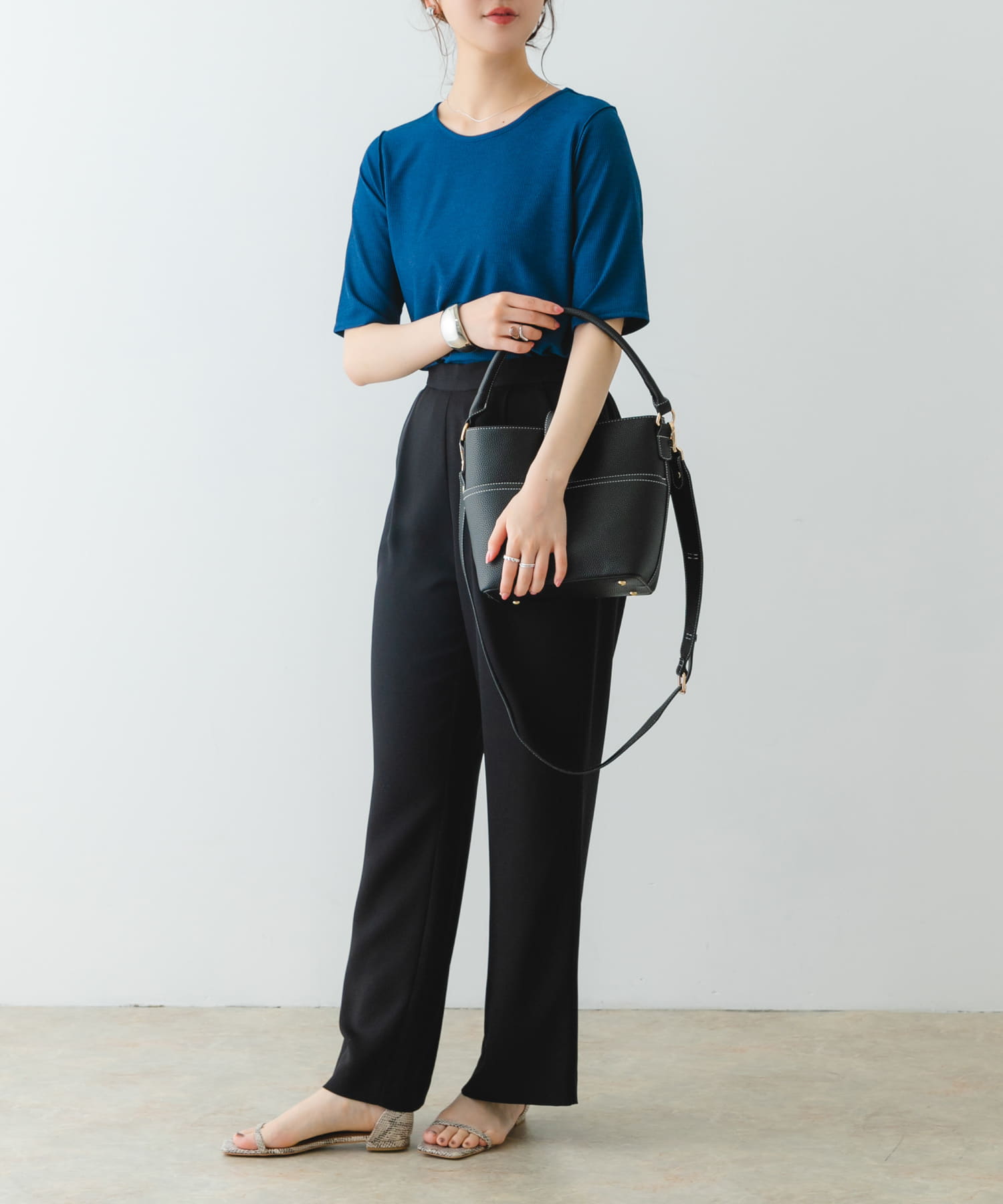 アンクルストラップサンダル PYTHON 37