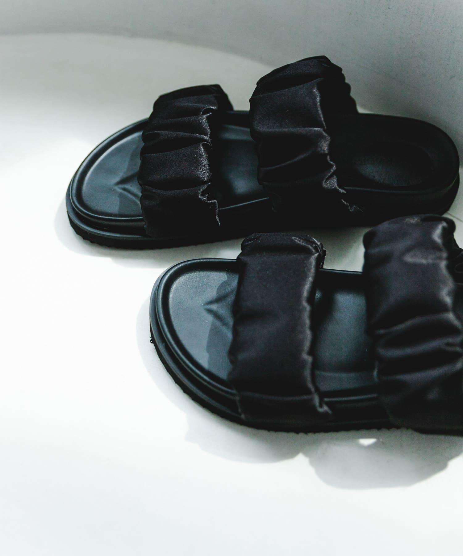 ギャザースライドサンダル BLACK 36