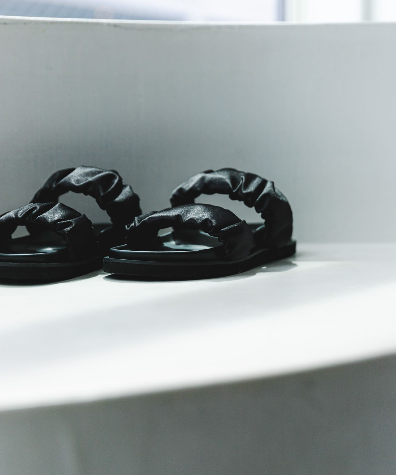 ギャザースライドサンダル BLACK 36
