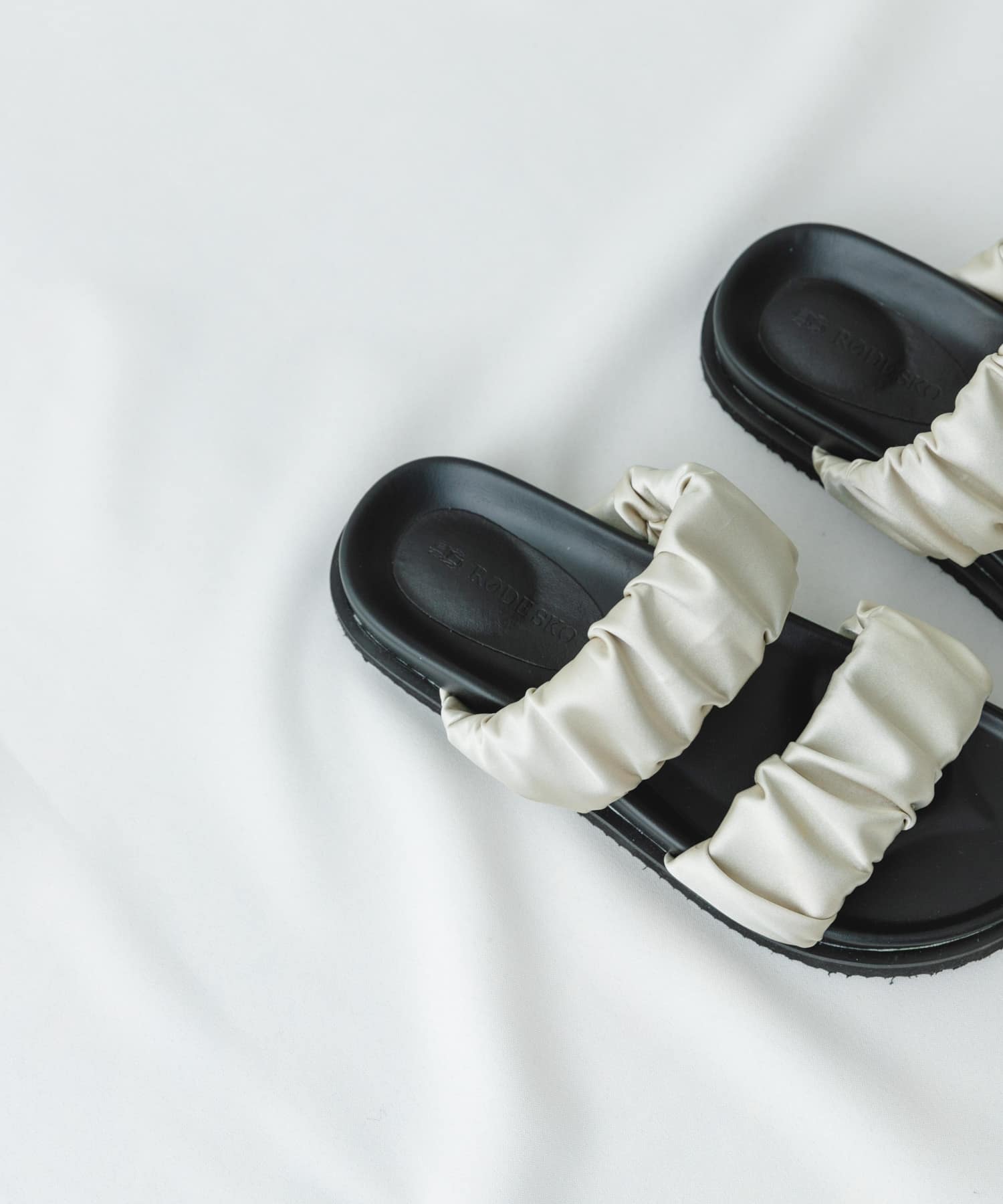 ギャザースライドサンダル LIGHT GRAY 37