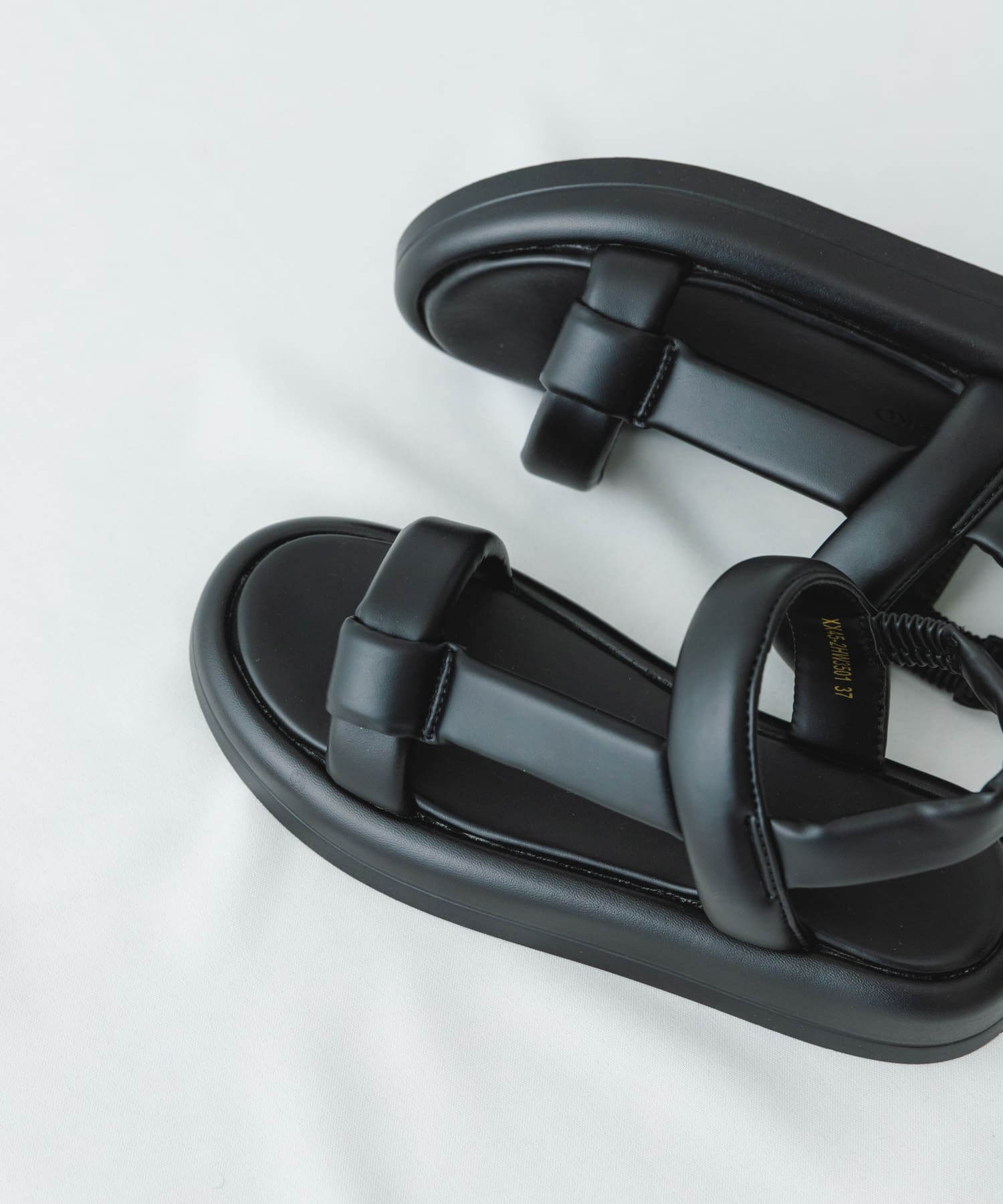 ストラップパフサンダル BLACK 37