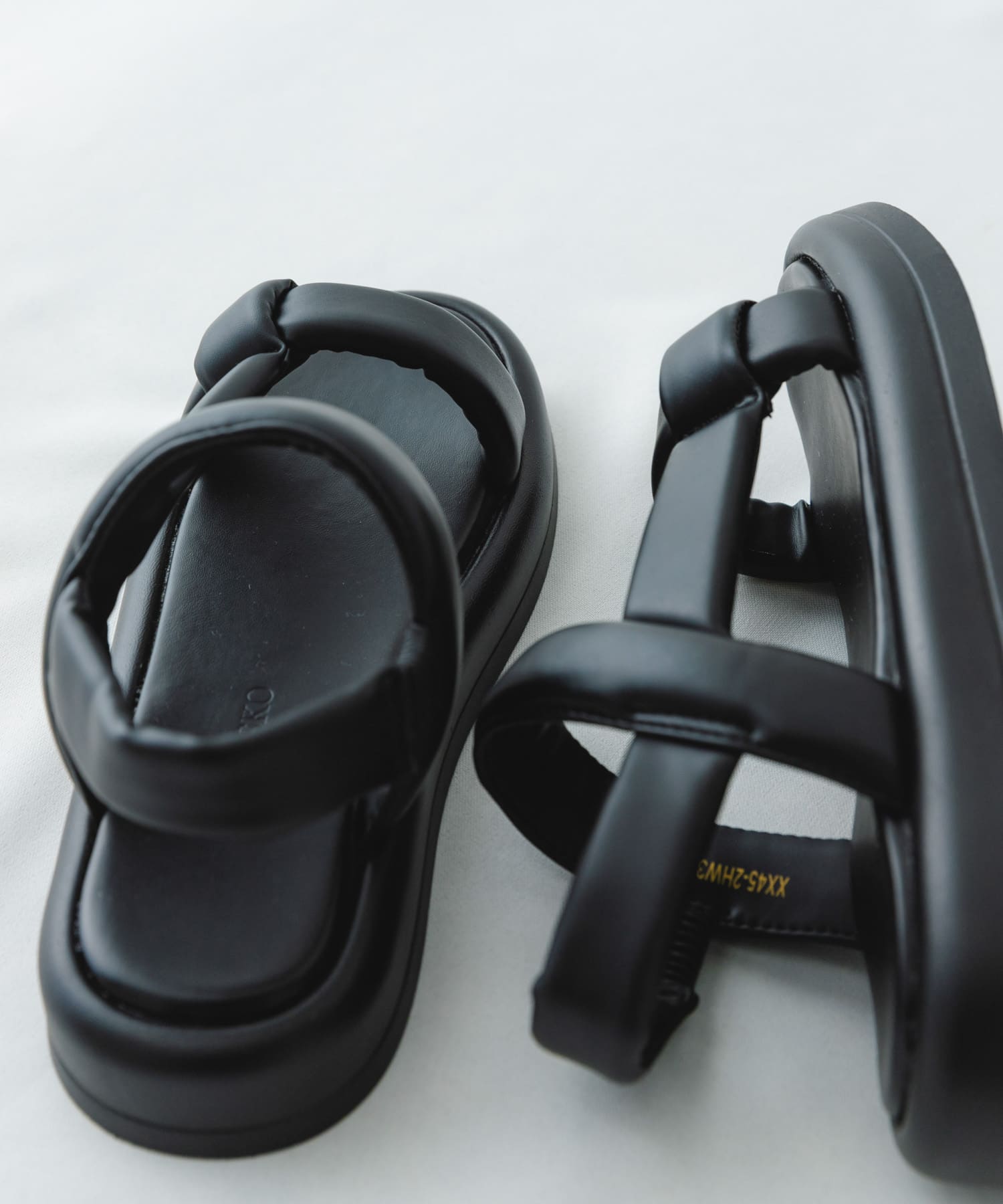ストラップパフサンダル BLACK 37